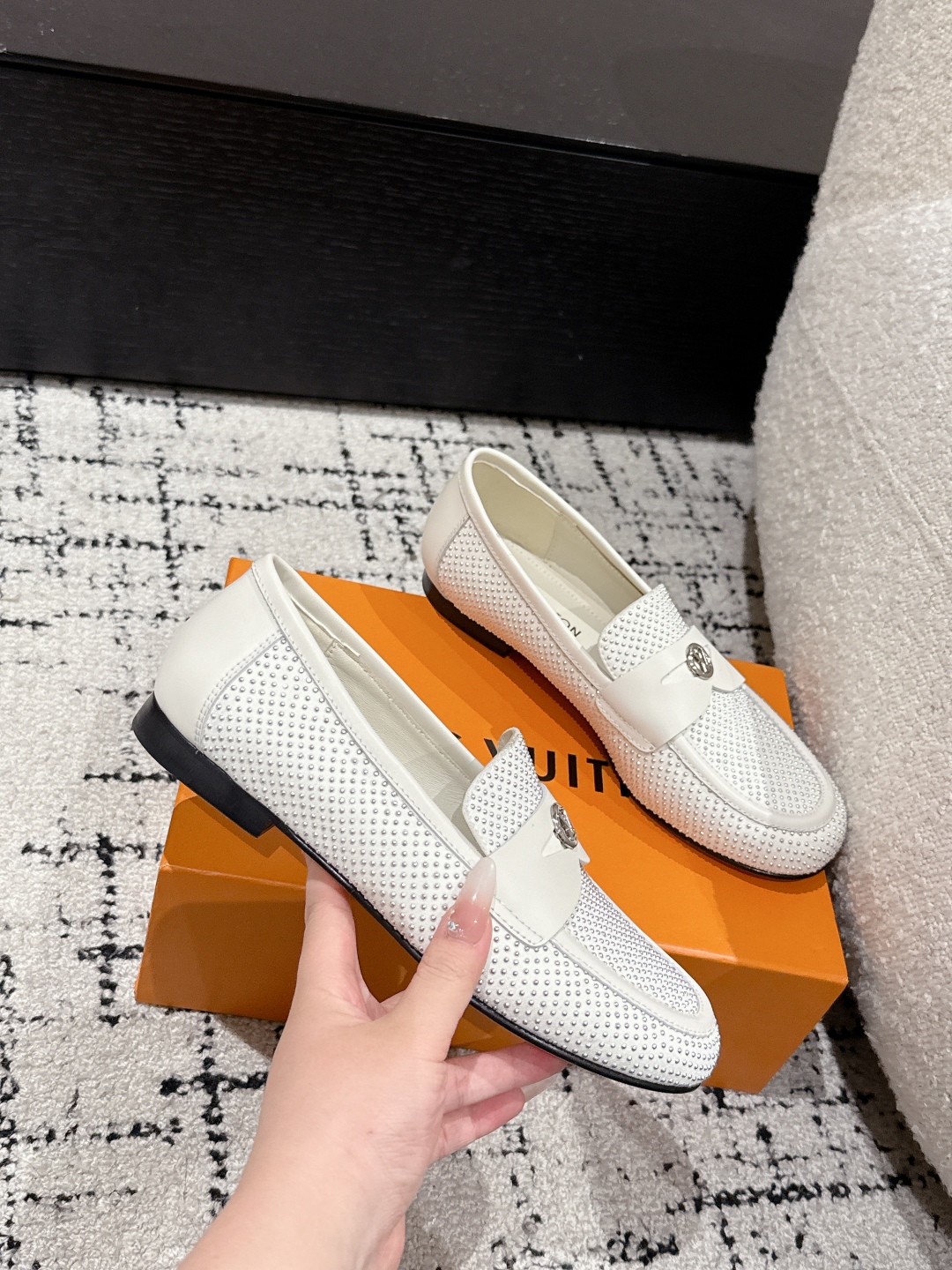 Bagsaaa LV Soho Flat Loafer Ecru White