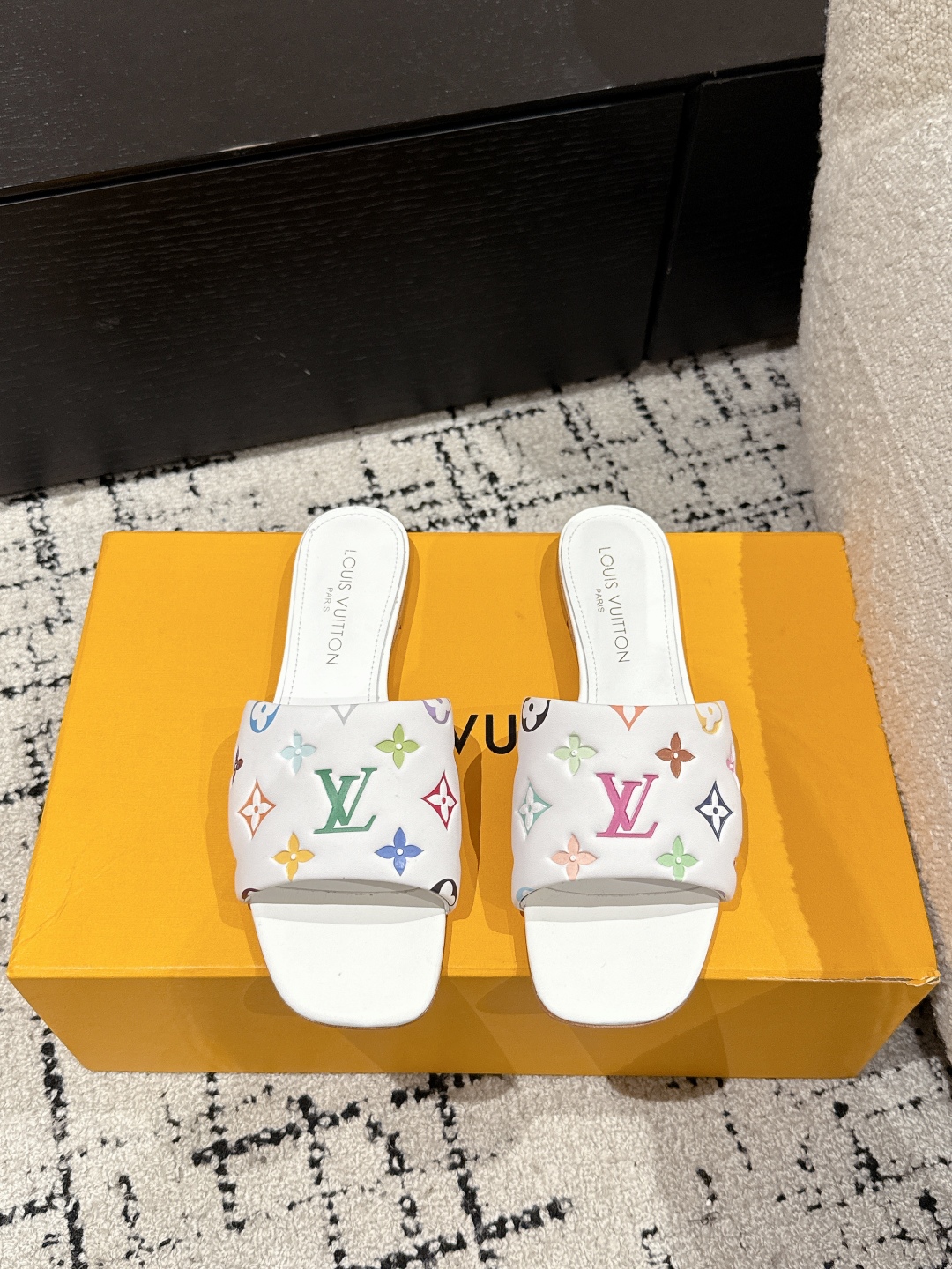 Bagsaaa LV x TM 6AM Flat Mule Multicolored White