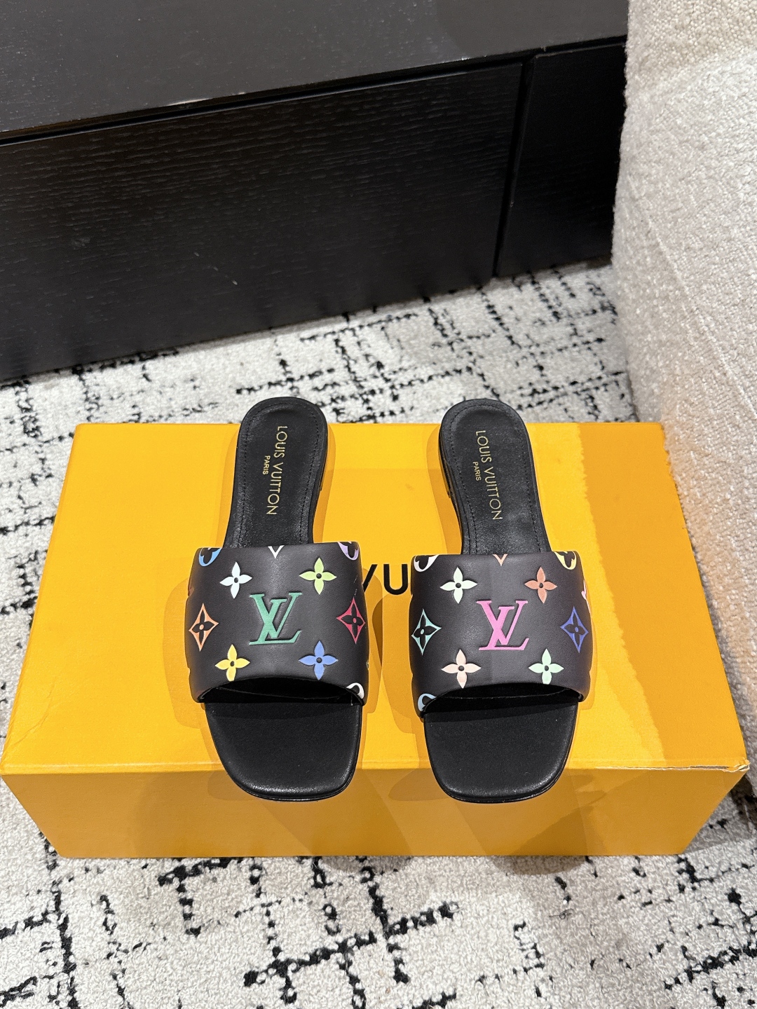 Bagsaaa LV x TM 6AM Flat Mule Multicolored Black