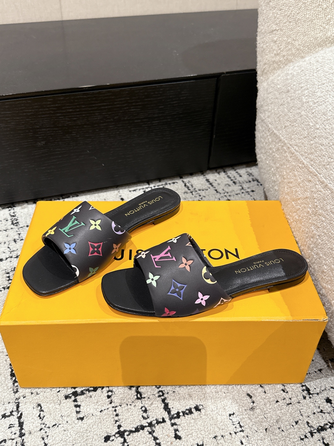 Bagsaaa LV x TM 6AM Flat Mule Multicolored Black