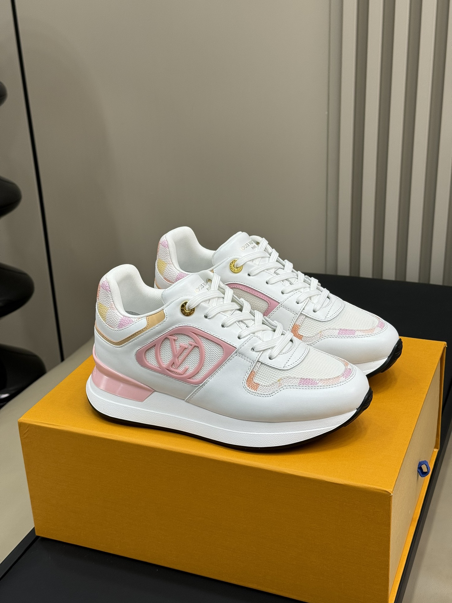 Bagsaaa LV Neo Run Away Sneaker Light Pink