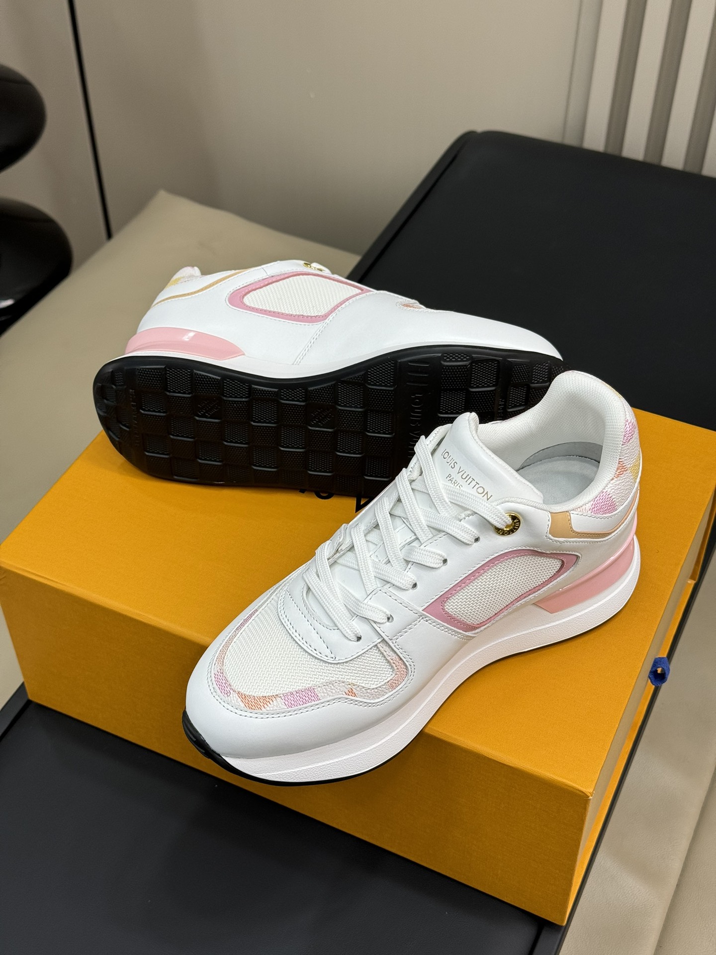 Bagsaaa LV Neo Run Away Sneaker Light Pink