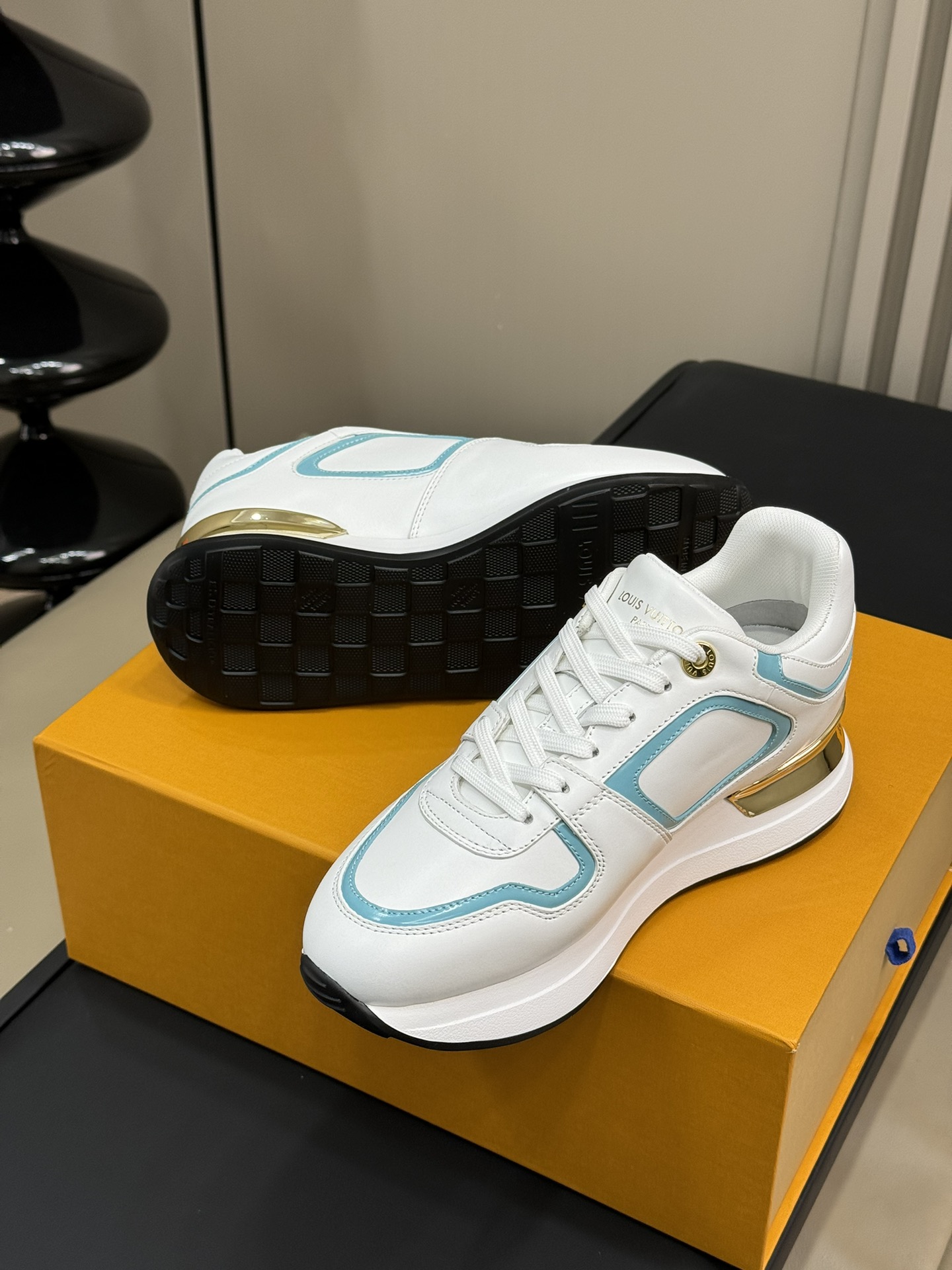 Bagsaaa LV Neo Run Away Sneaker Blue