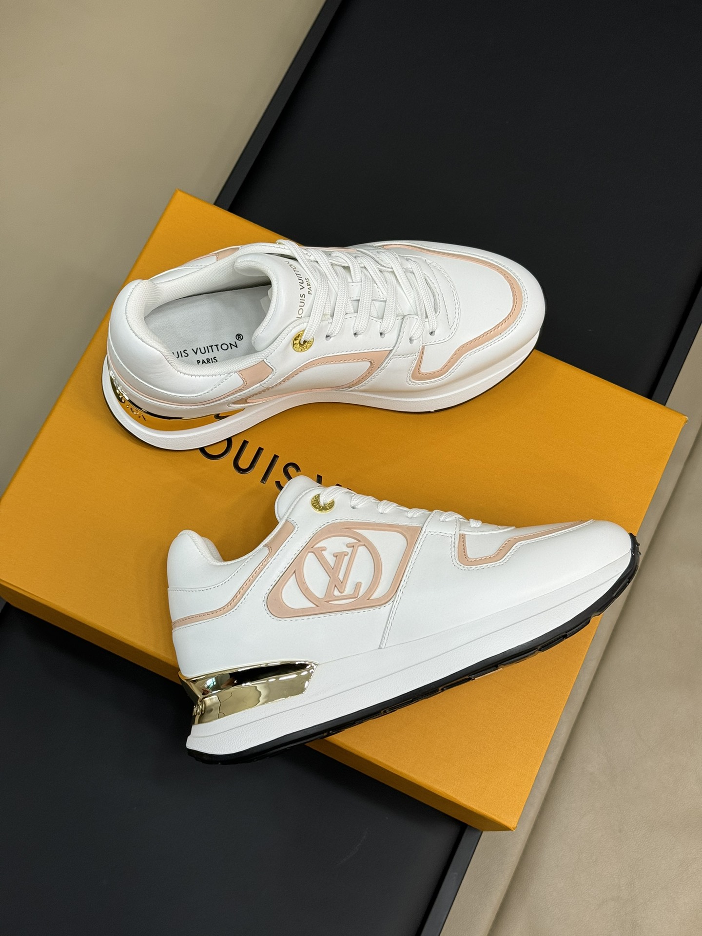 Bagsaaa LV Neo Run Away Sneaker Pink