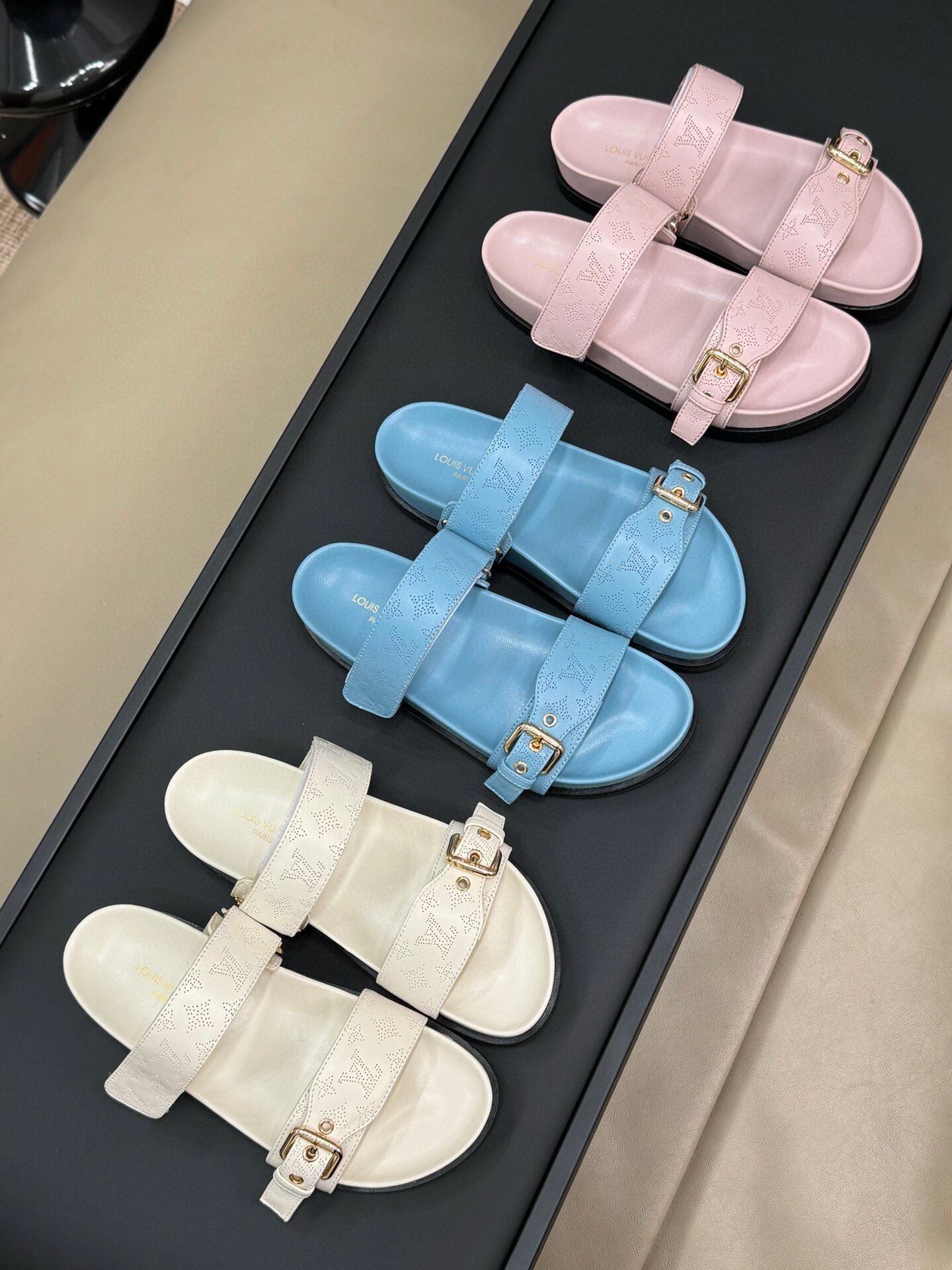Bagsaaa LV Bom Dia Flat Comfort Mule Light Pink
