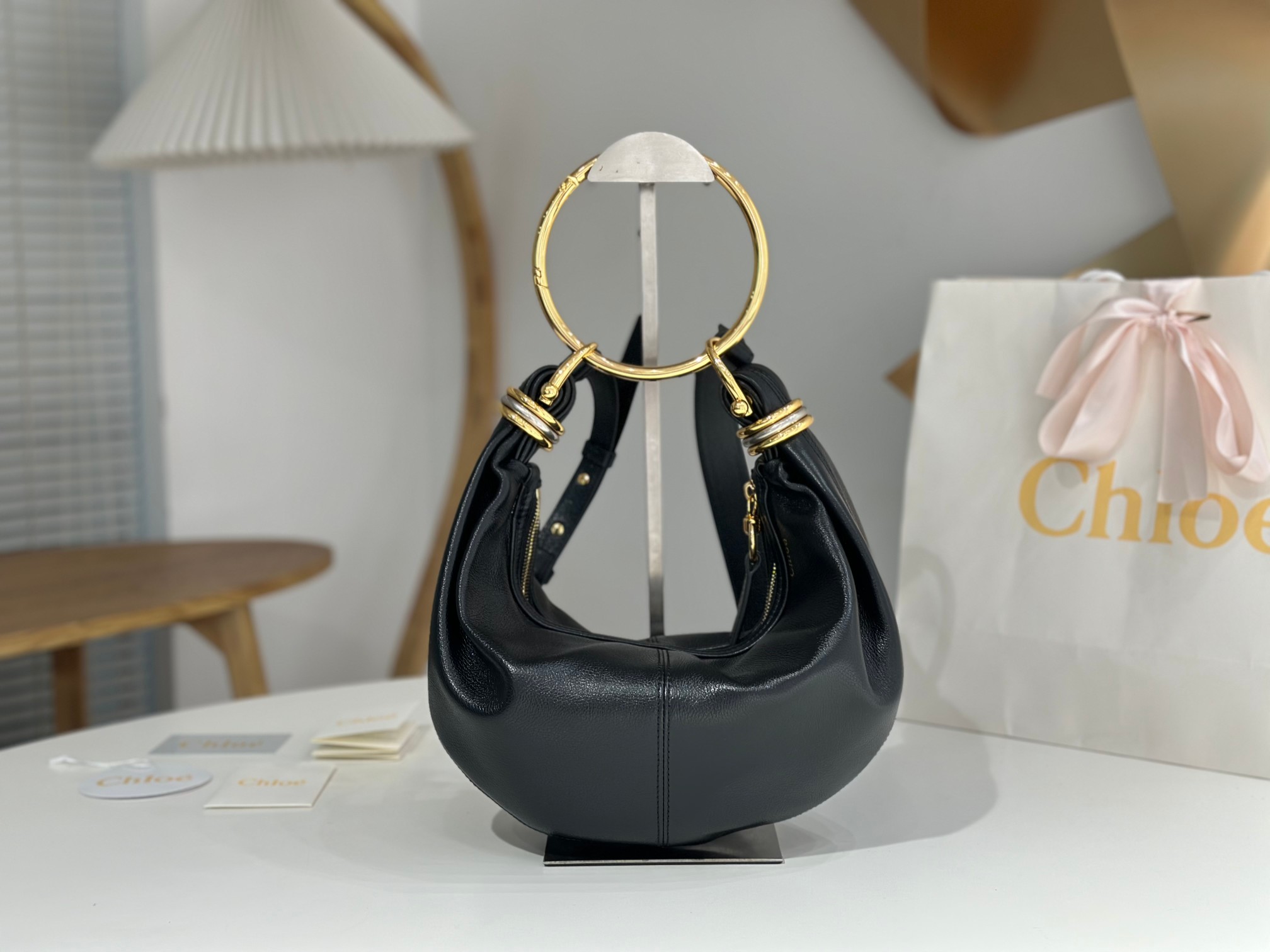 Bagsaaa Chloe Small Bracelet Hobo Bag in grained leather black - 32cm