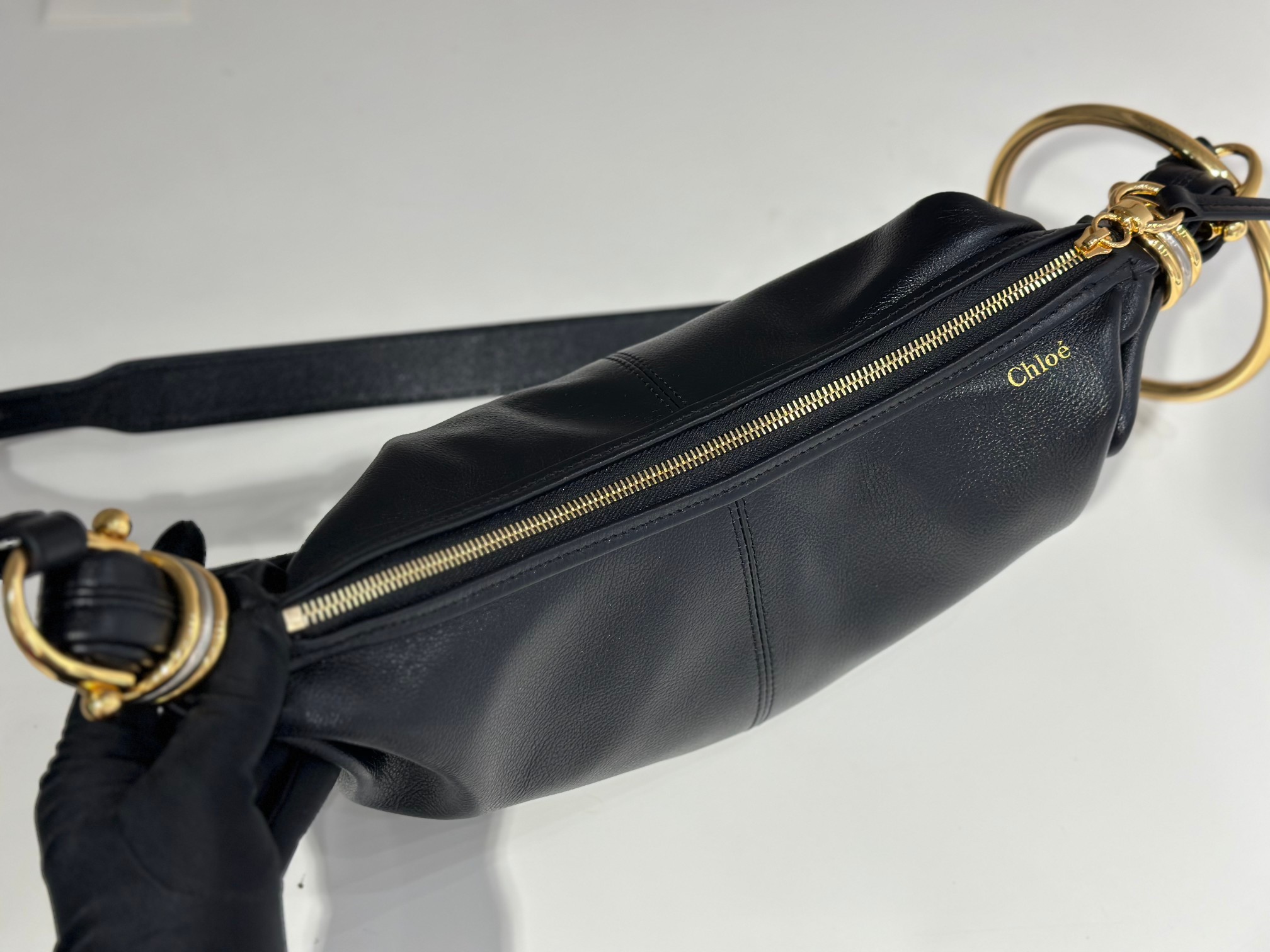 Bagsaaa Chloe Small Bracelet Hobo Bag in grained leather black - 32cm