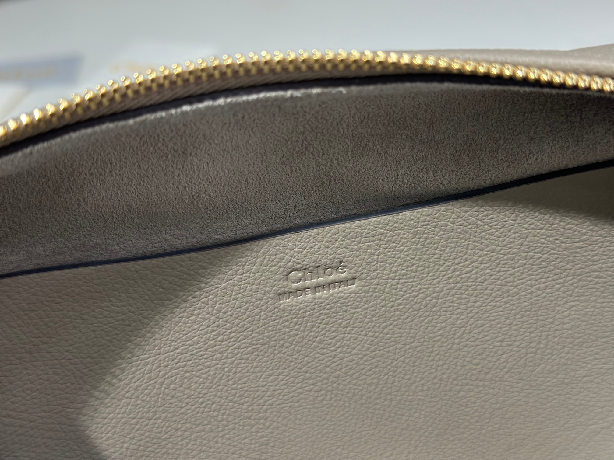 Bagsaaa Chloe Small Bracelet Hobo Bag in grained leather gray - 32cm