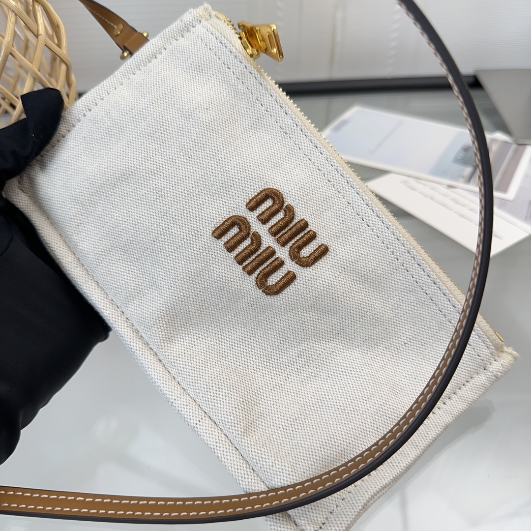 Bagsaaa Miu Miu Woven fabric handbag with leather trim - 23.5cm