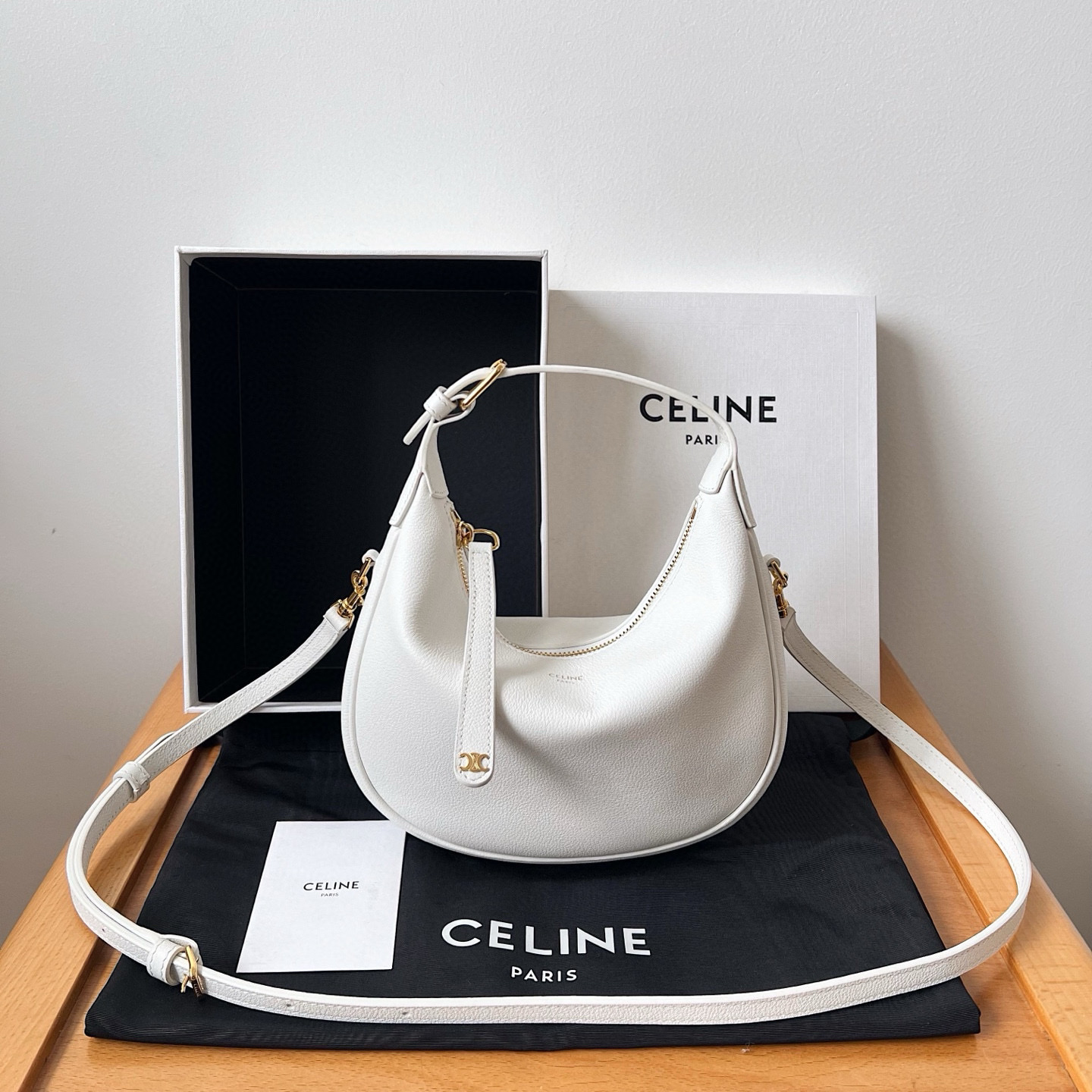 Bagsaaa Teen Ce1i*e Lulu in S*pple grained calfskin white 120723 - 24cm