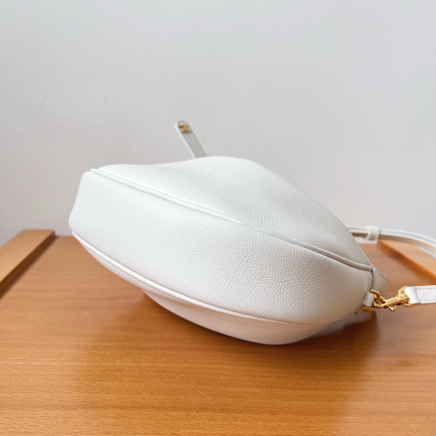 Bagsaaa Teen Ce1i*e Lulu in S*pple grained calfskin white 120723 - 24cm