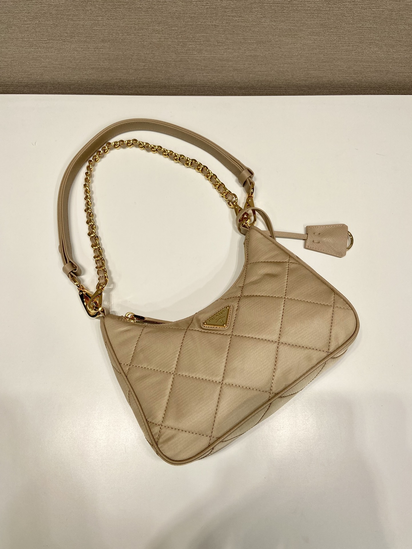 Bagsaaa Pra*a Re-Edition 1995 Chaîne Re-Nylon mini-bag 1BC204 beige - 22cm