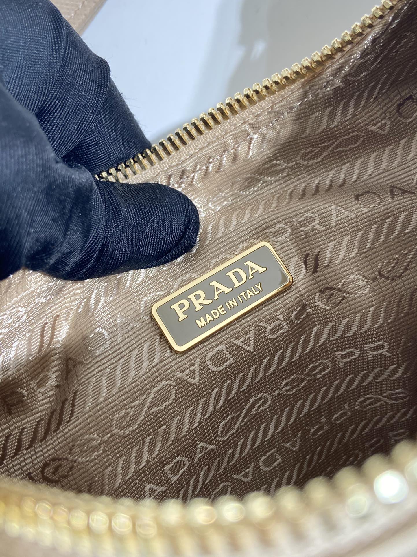 Bagsaaa Pra*a Re-Edition 1995 Chaîne Re-Nylon mini-bag 1BC204 beige - 22cm