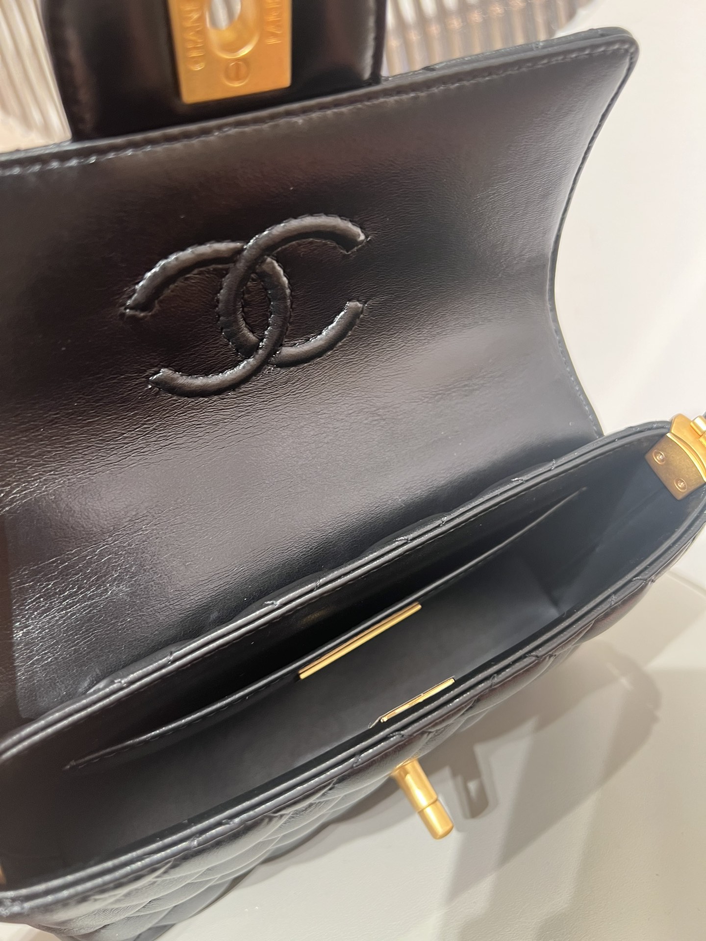 Bagsaaa Ch**el Small Flap Bag with Top Handle AS5355 black - 22cm