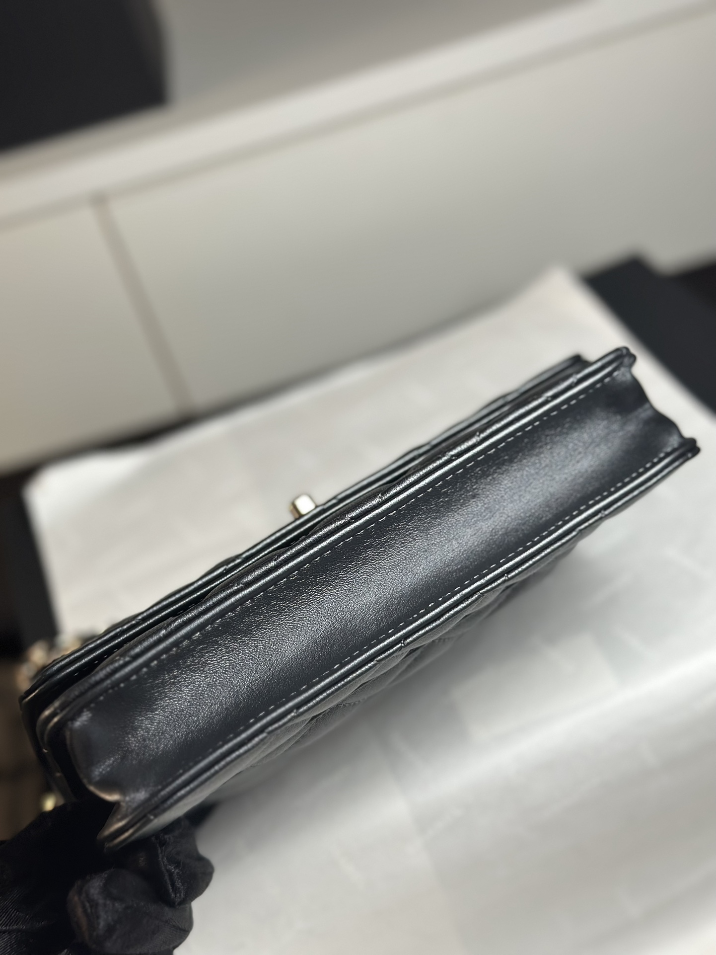 Bagsaaa Ch**el Wallet On Chain Black Pearly Lambskin AP4537 - 19.2cm