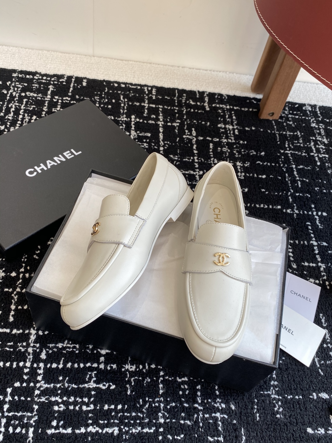 Bagsaaa Ch**el Moccasins white G46417
