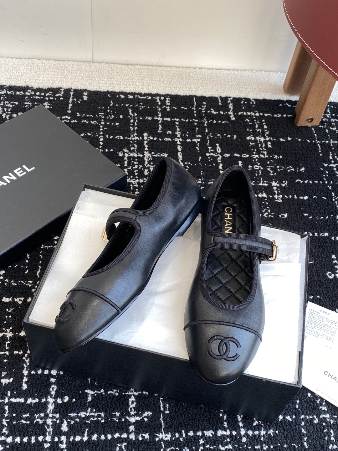 Bagsaaa Ch**el Ballerines black lambskin