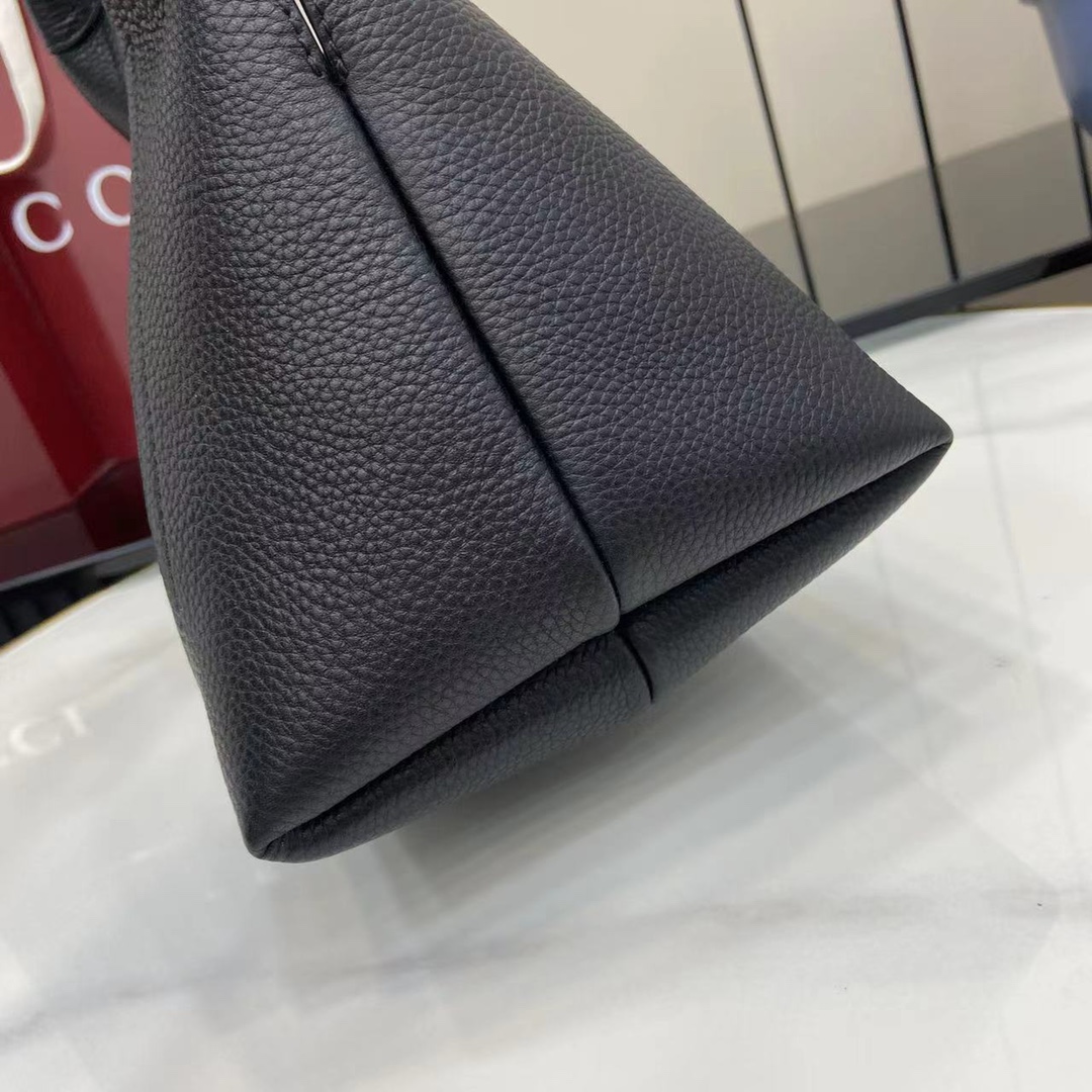 Bagsaaa Gvc*1 Softbit medium top handle bag 837467 black - 27.5cm