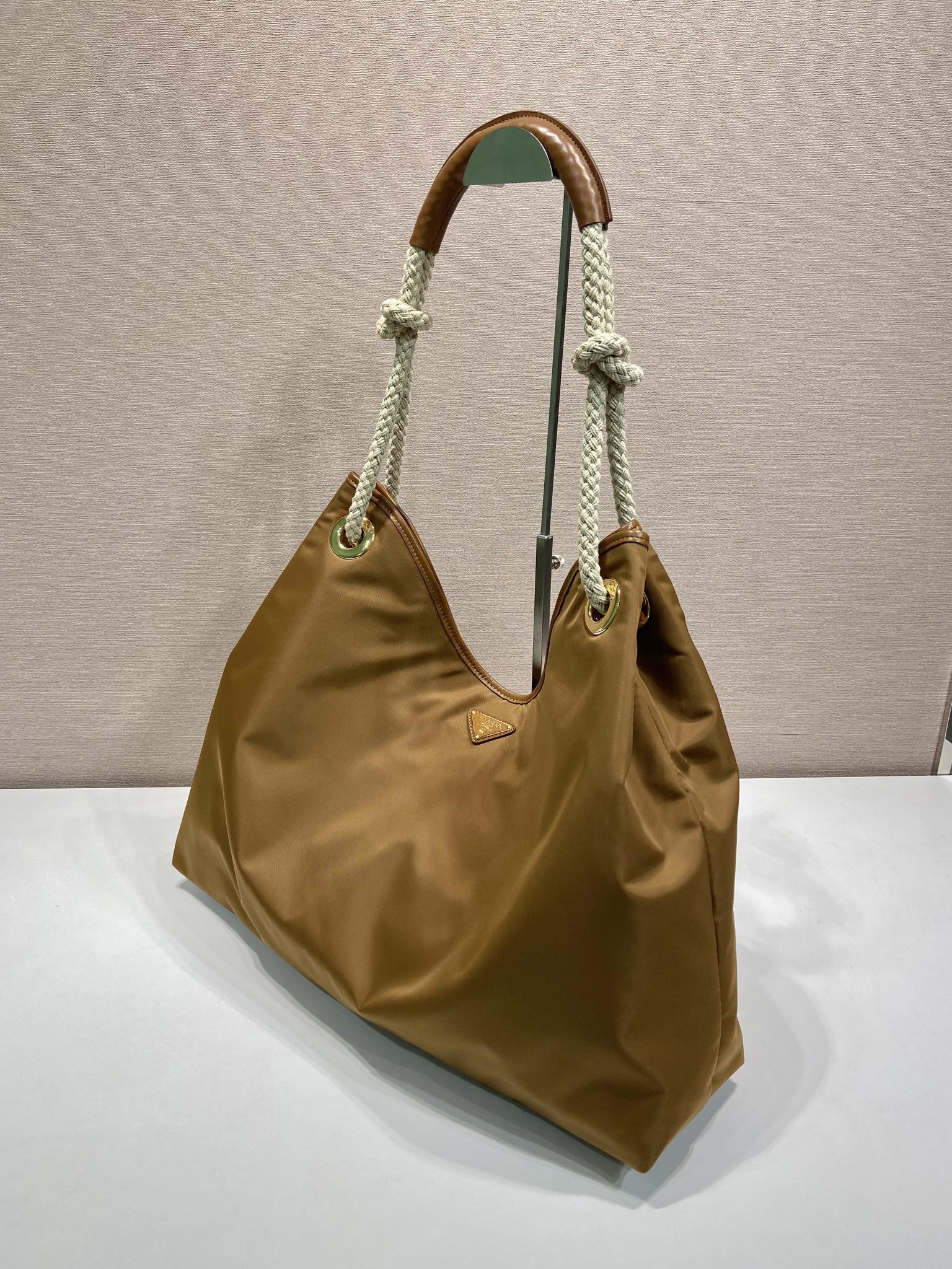 Bagsaaa Pra*a Mariner large Re-Nylon shoulder bag 1BC244 Brandy - 48cm
