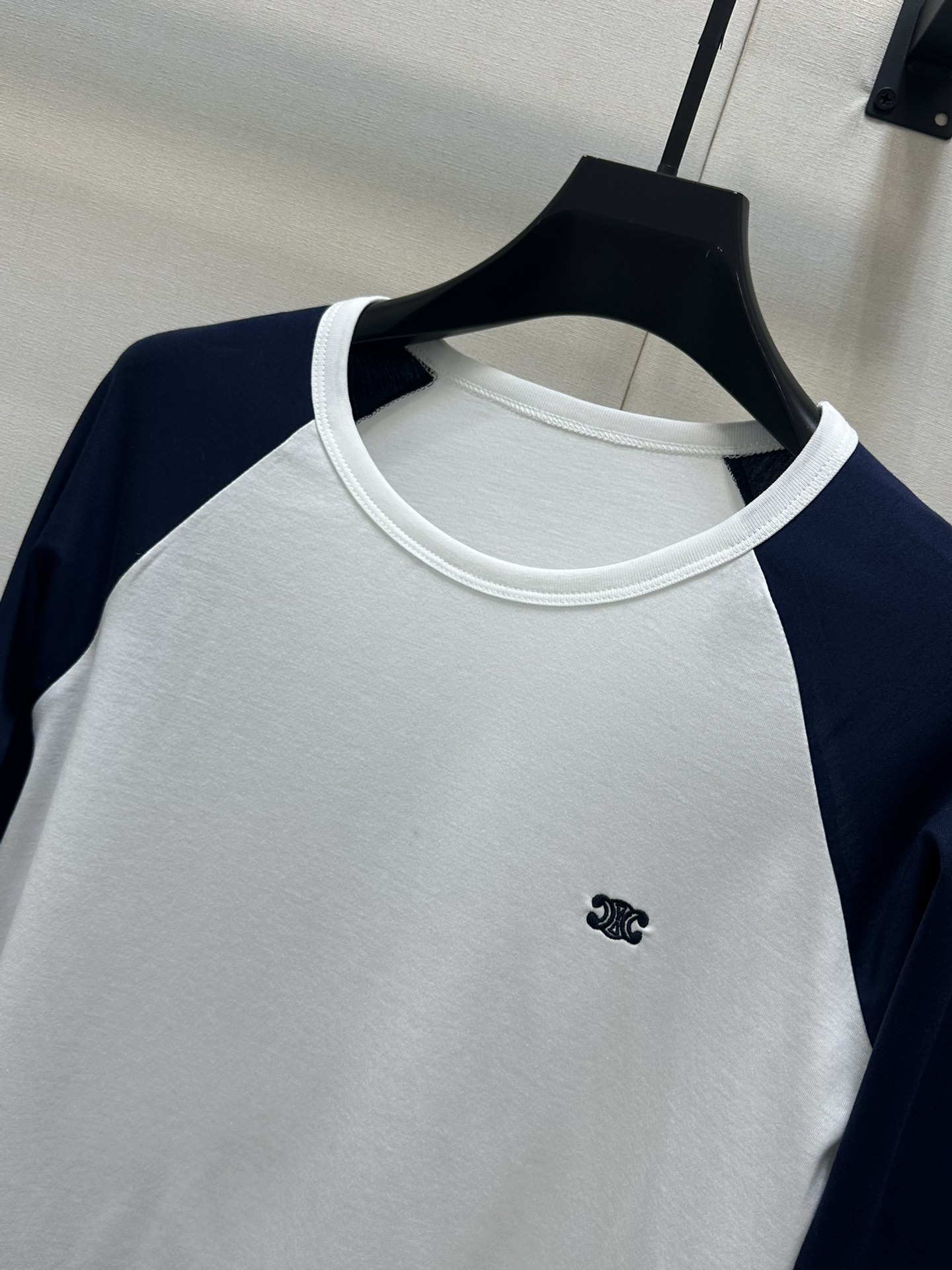 Bagsaaa Ce1i*e triomphe t-shirt in cotton jersey white & navy blue