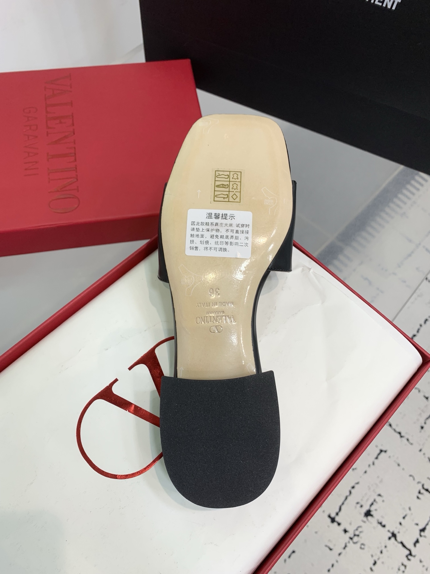 Bagsaaa Va1e*ntin0 Vlogo Signature Slide Sandal In Calfskin Black