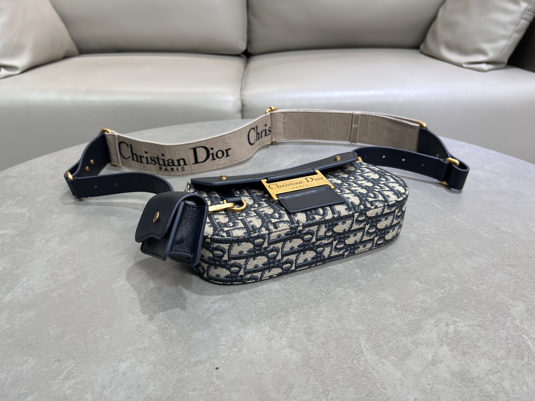 Bagsaaa D10r Small Streetchic Bag Blue D10r Oblique Jacquard and Smooth Calfskin - 24cm