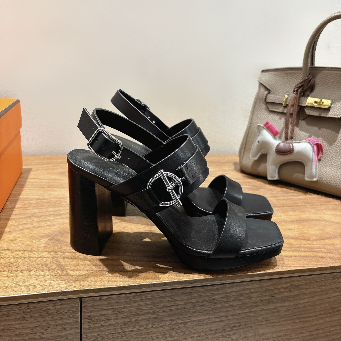 Bagsaaa H**me5 Keen 90 Sandals Black