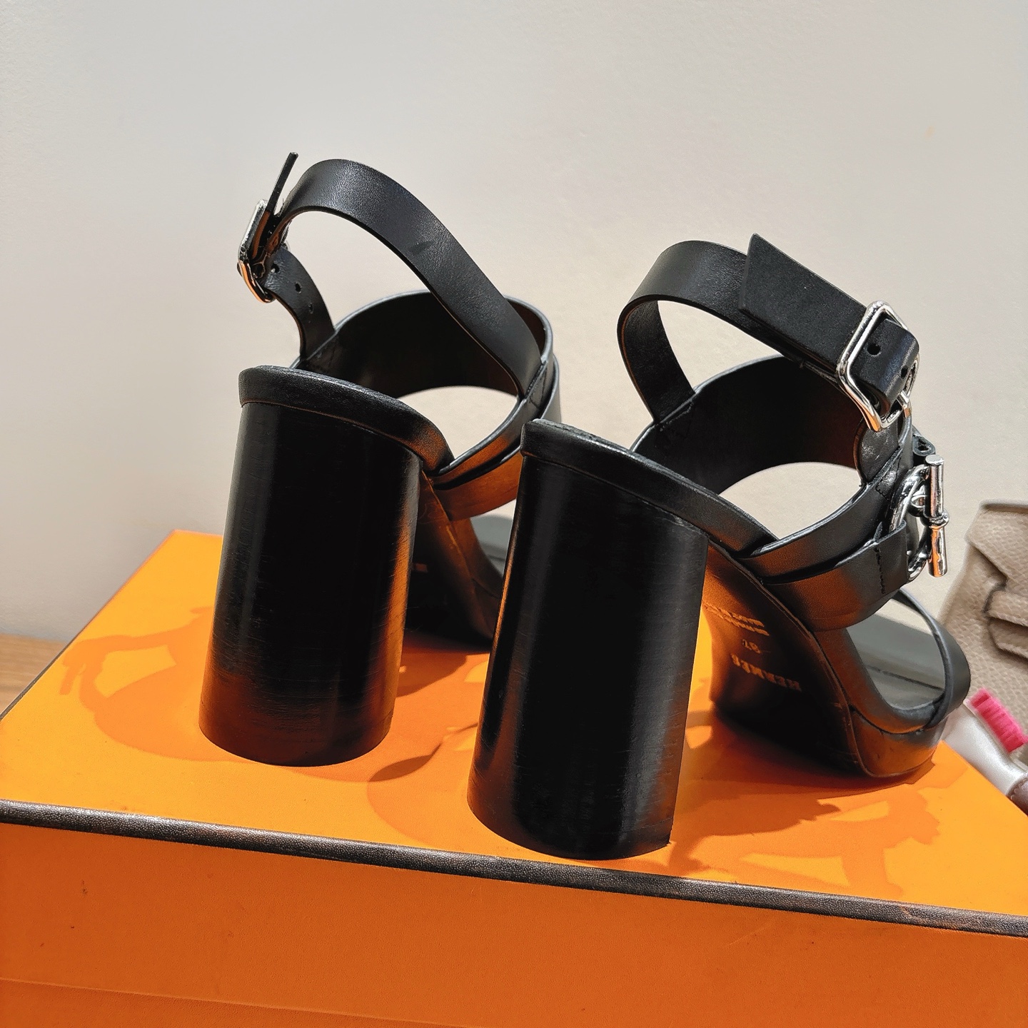 Bagsaaa H**me5 Keen 90 Sandals Black