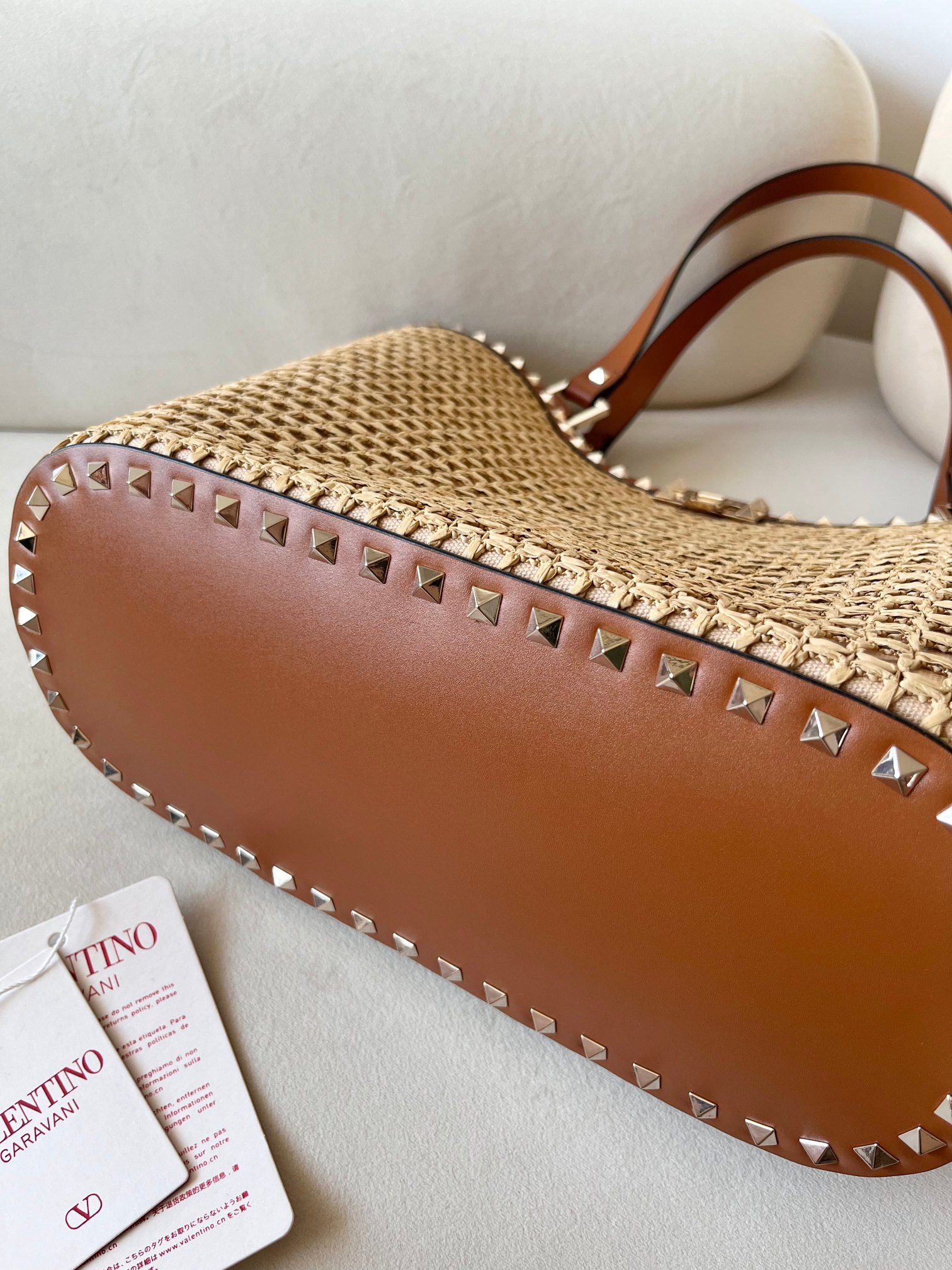 Bagsaaa Va1e*ntin0 Rockstud Leather-Trimmed Raffia Tote - 30cm