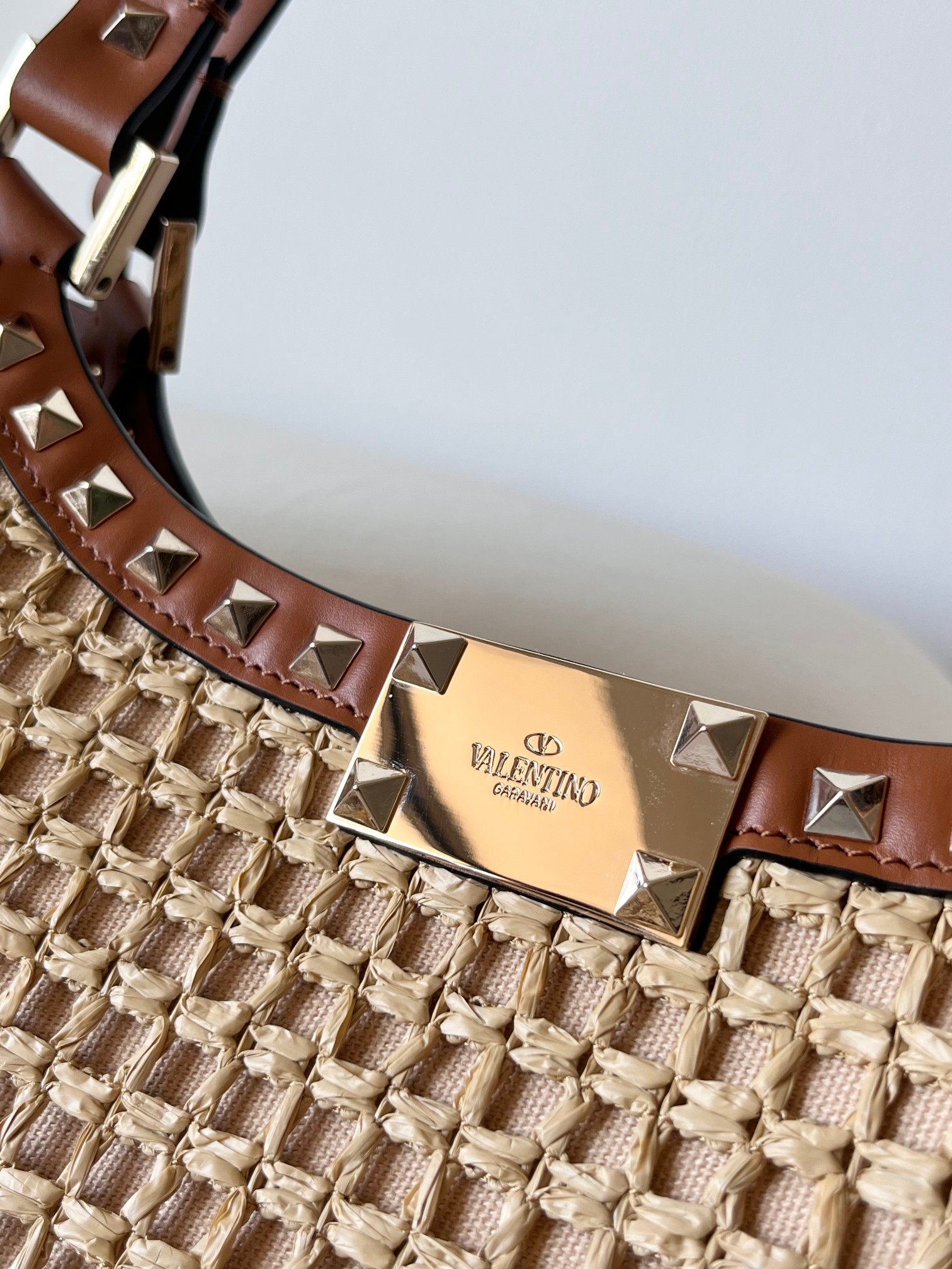 Bagsaaa Va1e*ntin0 Rockstud Leather-Trimmed Raffia Tote - 30cm