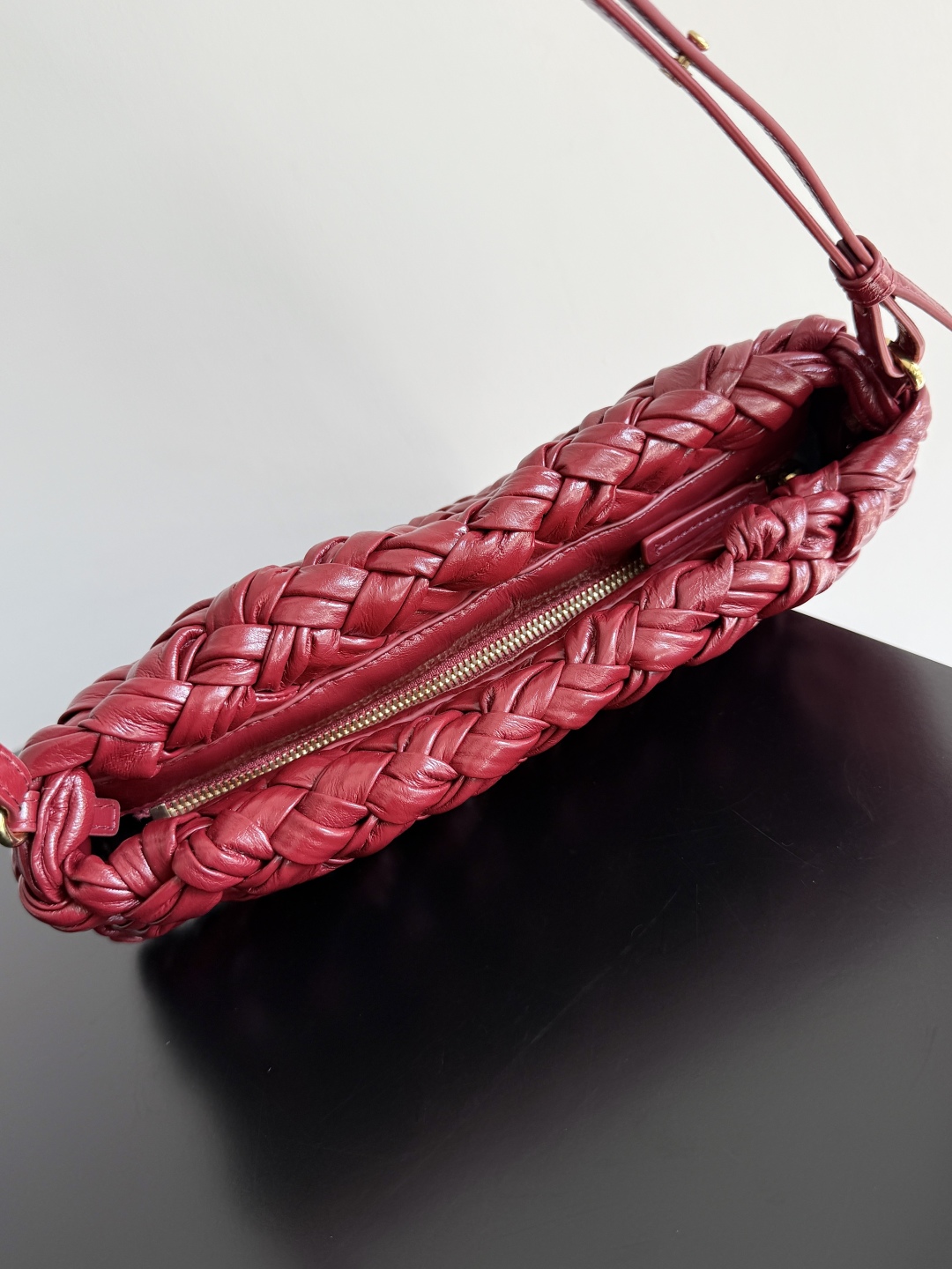 Bagsaaa B0tt*ga Ven*ta Kalimero Cha-Cha clutch 785780 red - 28.5cm