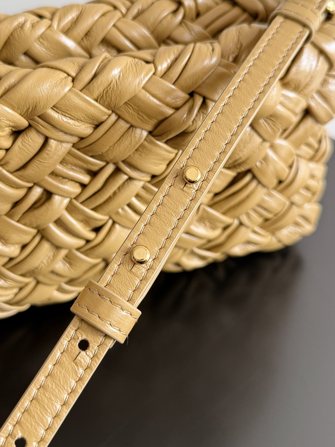 Bagsaaa B0tt*ga Ven*ta Kalimero Cha-Cha clutch 785780 beige - 28.5cm