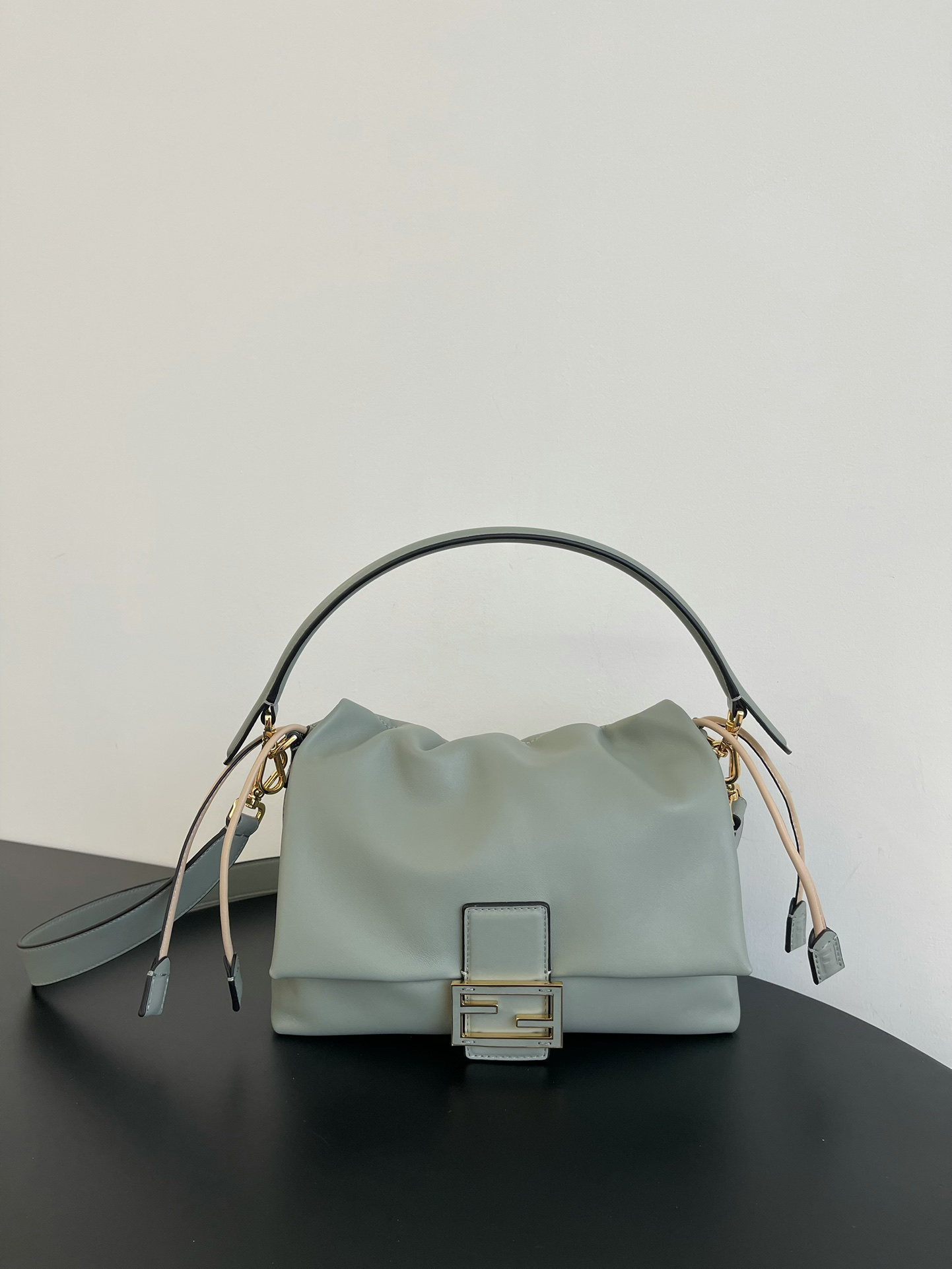 Bagsaaa F**di Mamma Baguette Medium Matcha green nappa leather bag - 26.5 cm
