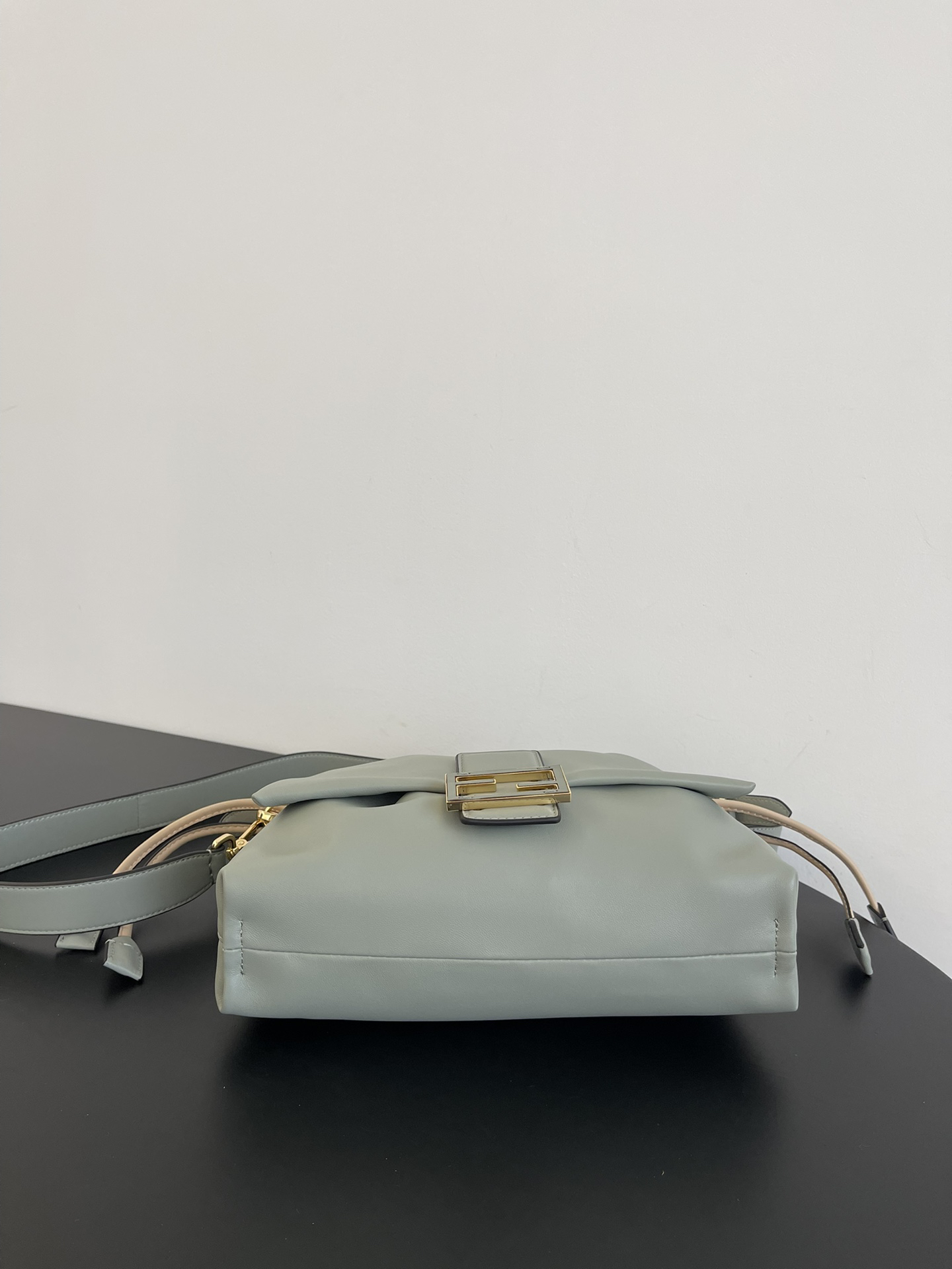 Bagsaaa F**di Mamma Baguette Medium Matcha green nappa leather bag - 26.5 cm