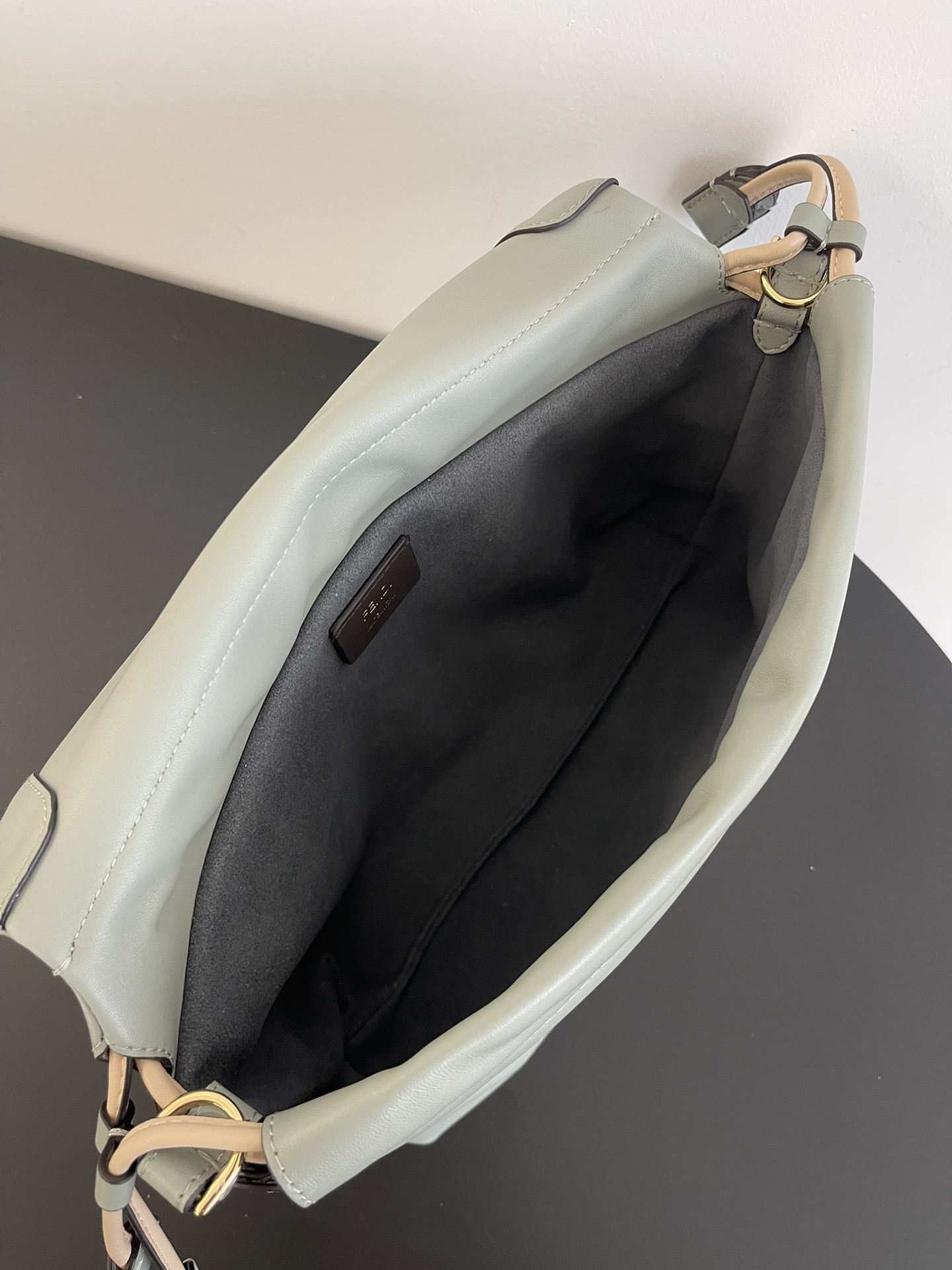 Bagsaaa F**di Mamma Baguette Medium Matcha green nappa leather bag - 26.5 cm