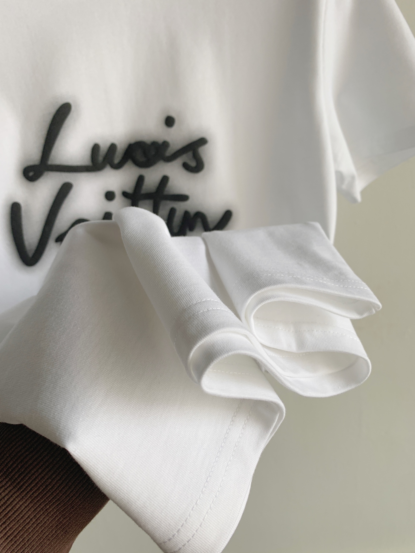 Bagsaaa L0vis Vvtt0n Glow Signature T-Shirt White/Black