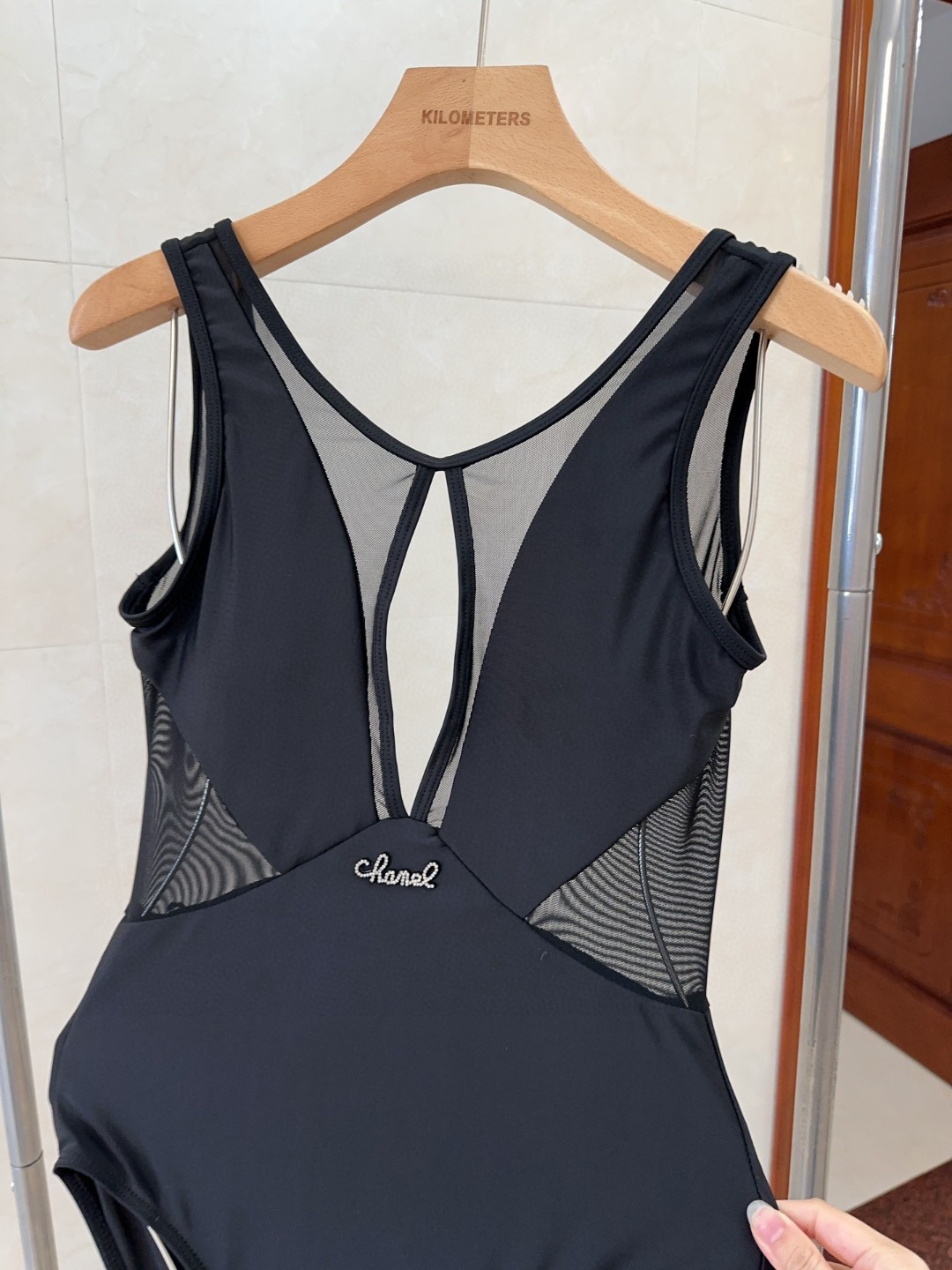 Bagsaaa Ch**el Swimsuit 07