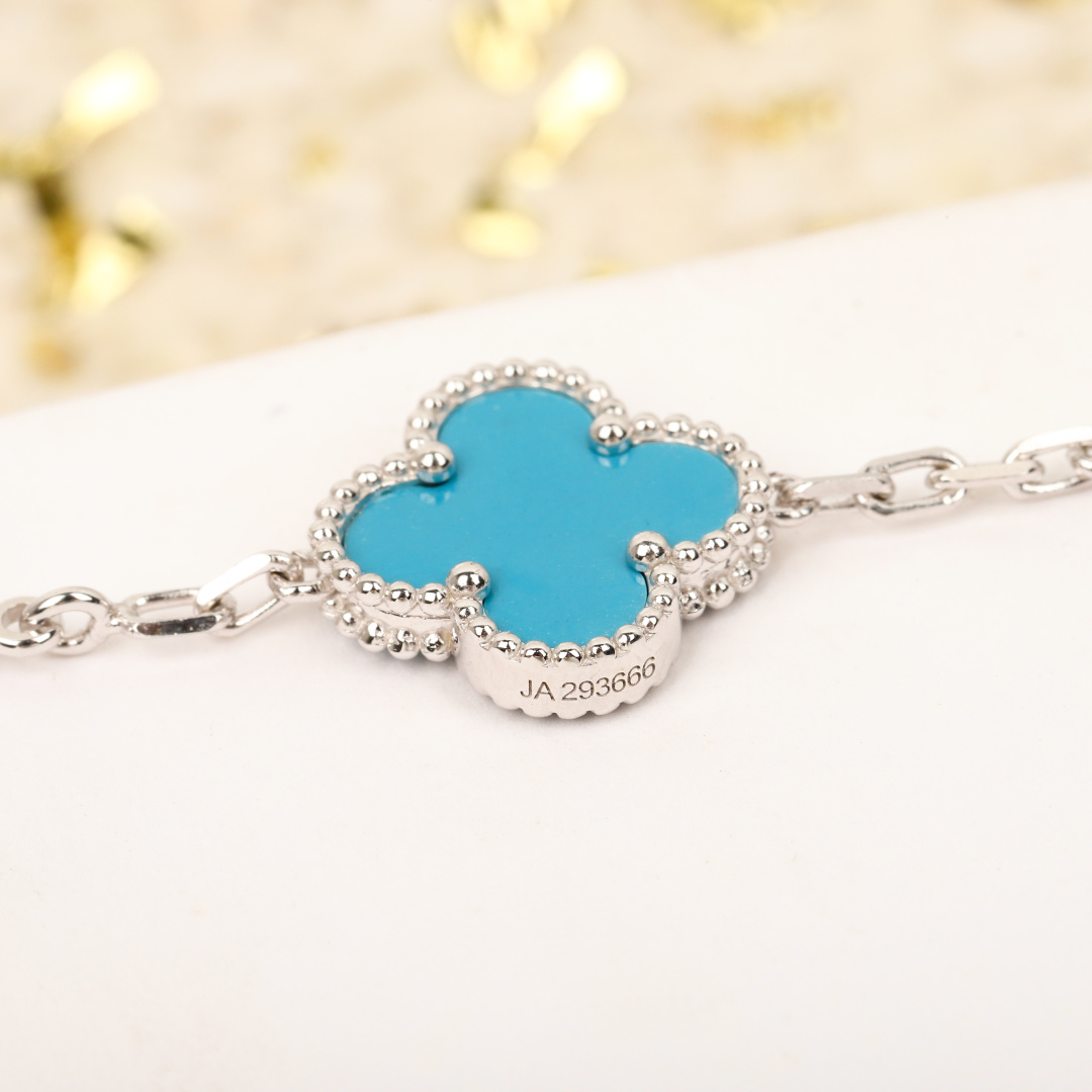 Bagsaaa VCA Bracelet 09