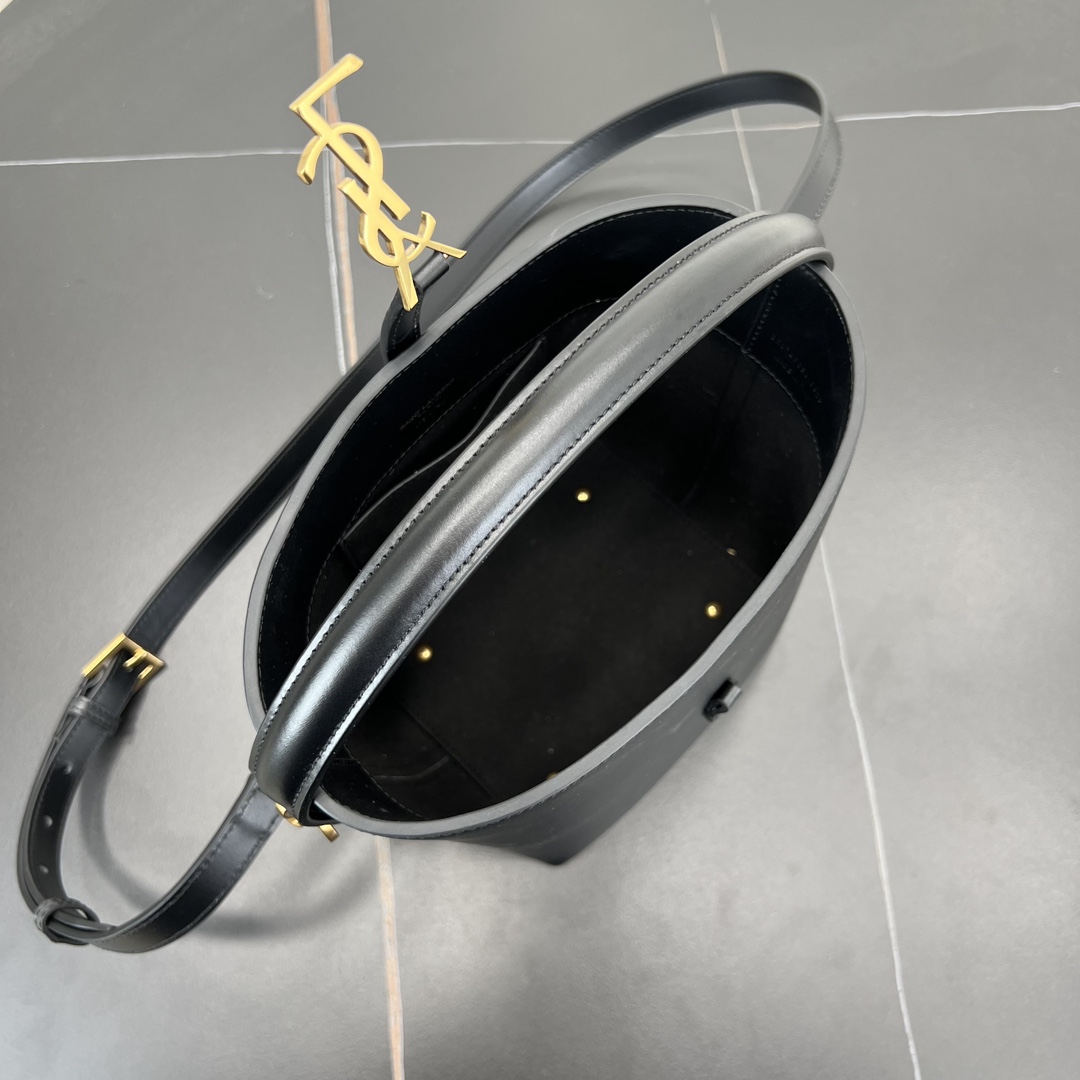 Bagsaaa Y51 LE 37 small in shiny leather 749036 black - 17 X 20 X 13 CM
