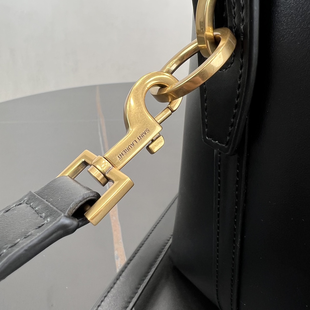 Bagsaaa Y51 LE 37 small in shiny leather 749036 black - 17 X 20 X 13 CM
