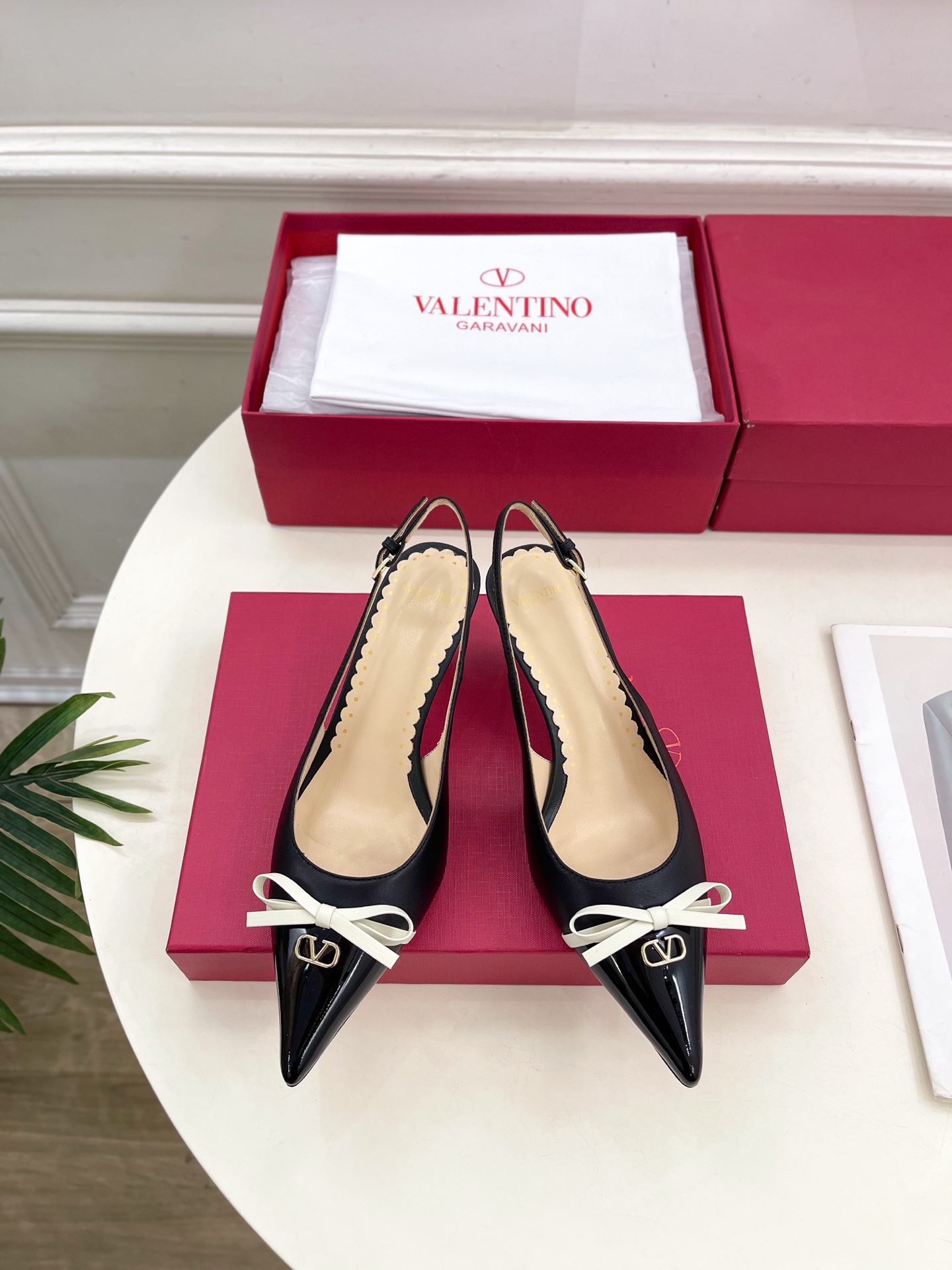 Bagsaaa Va1e*ntin0 Bepointy Slingback Pump In Patent Leather And Kidskin 45mm