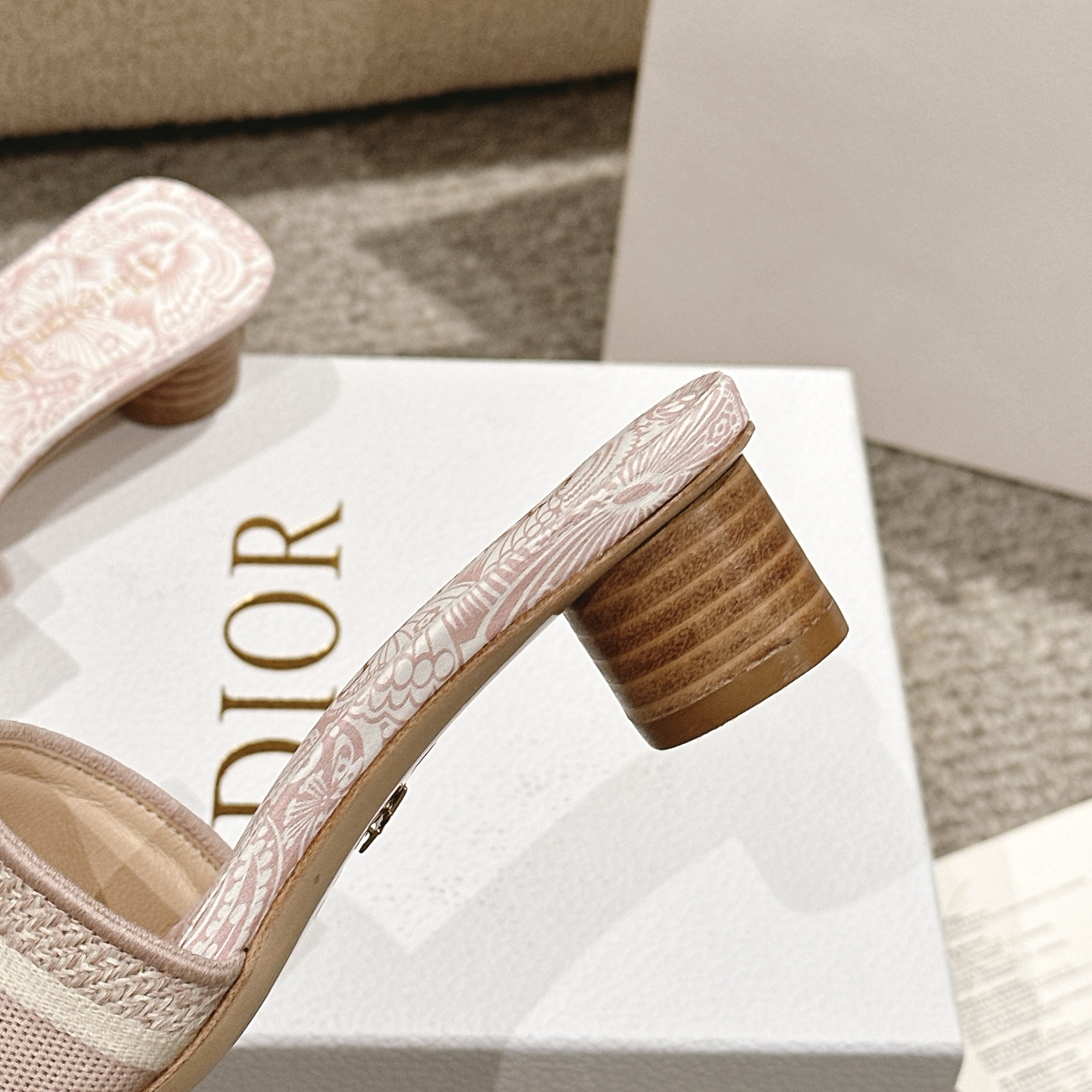 Bagsaaa Dway Heeled Slide Embroidered Cotton and Peach Blossom Pink and White D-Butterfly Paisley Motif