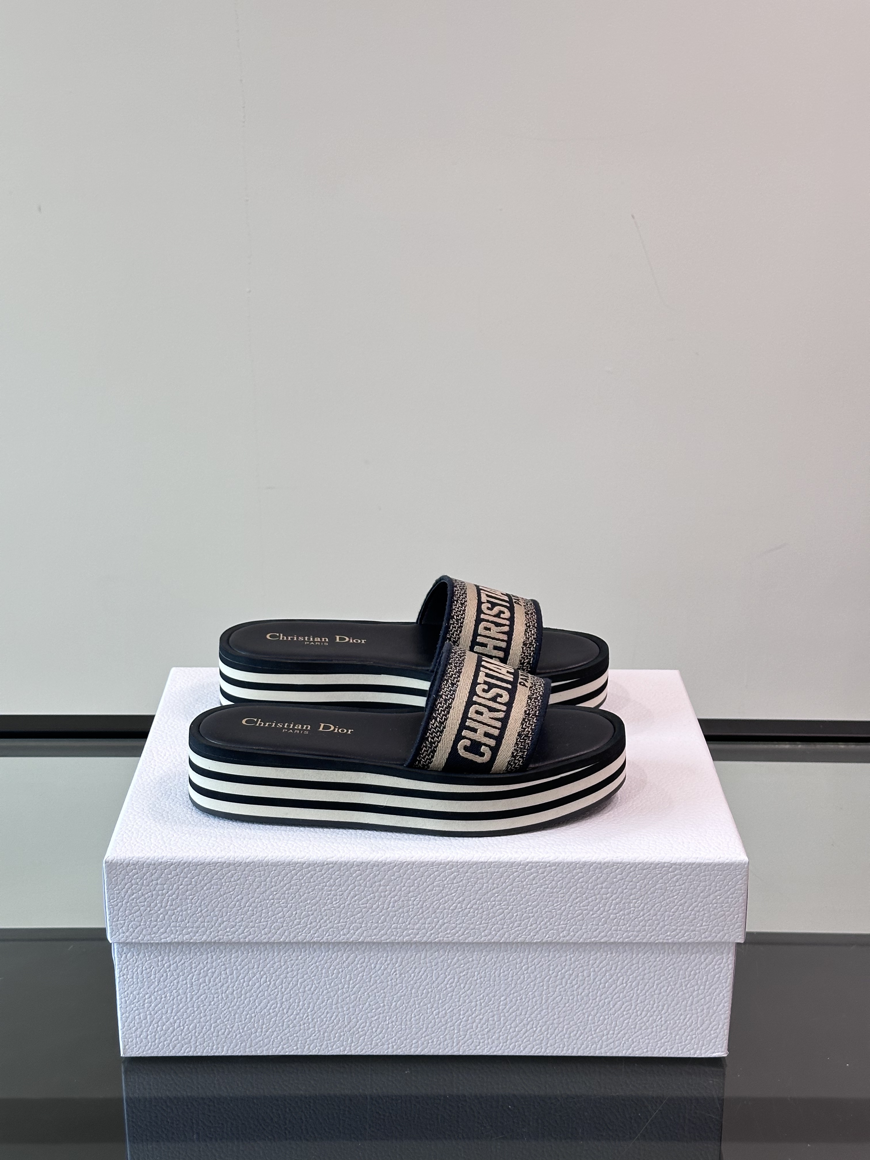 Bagsaaa D10r Dway Platform Slide Deep Blue Embroidered Cotton