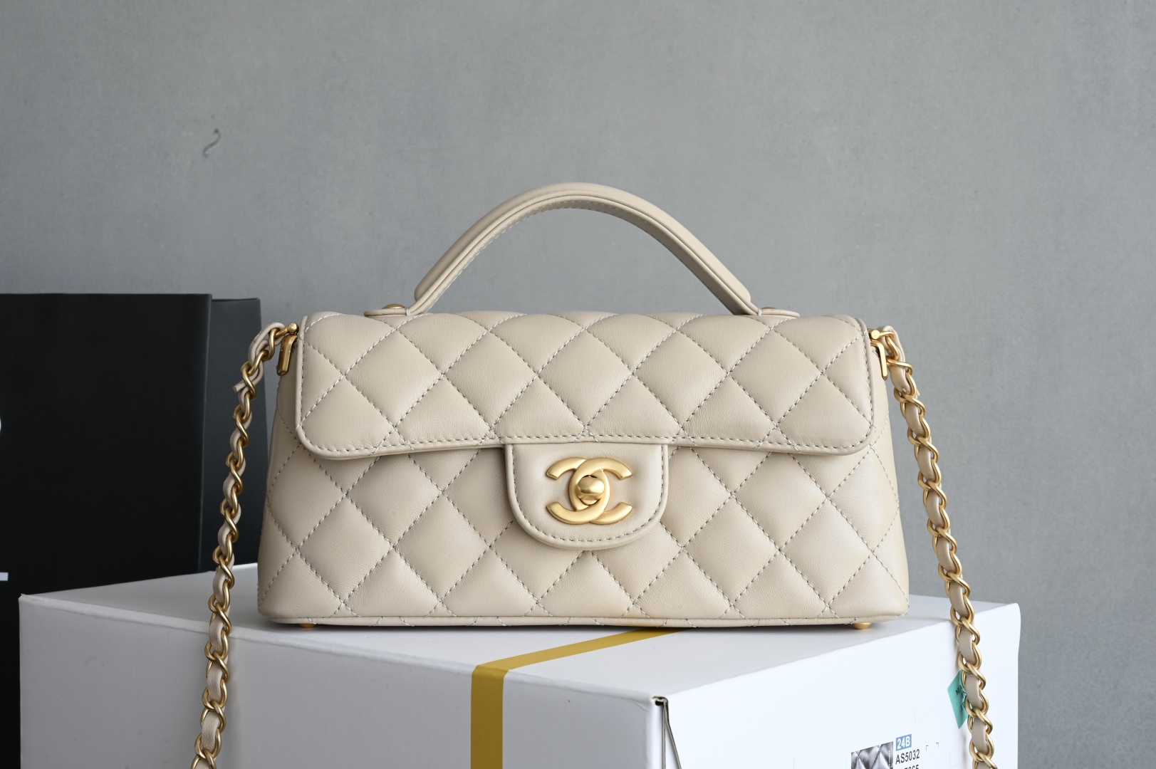 Bagsaaa Ch**el Mini Flap Bag with Top Handle AS5354 Beige Lambskin - 20cm