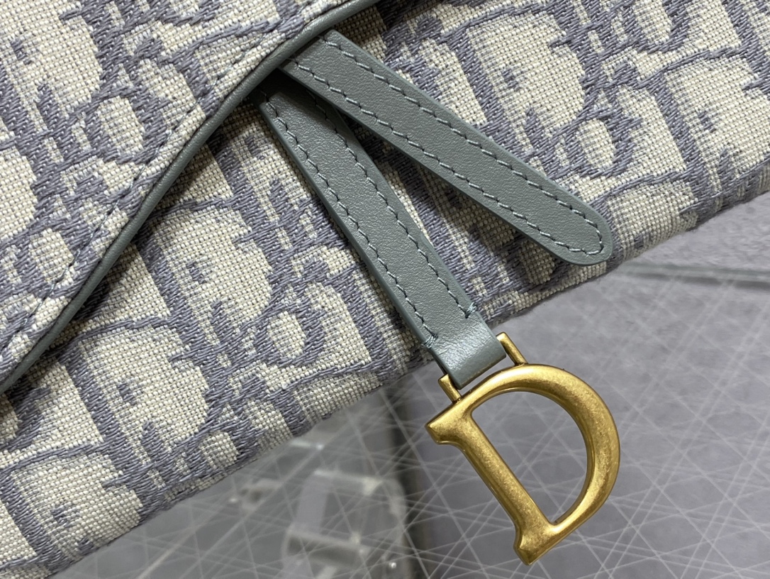 Bagsaaa D10r Small Saddle Pouch with Chain Gray D10r Oblique Jacquard - 19cm