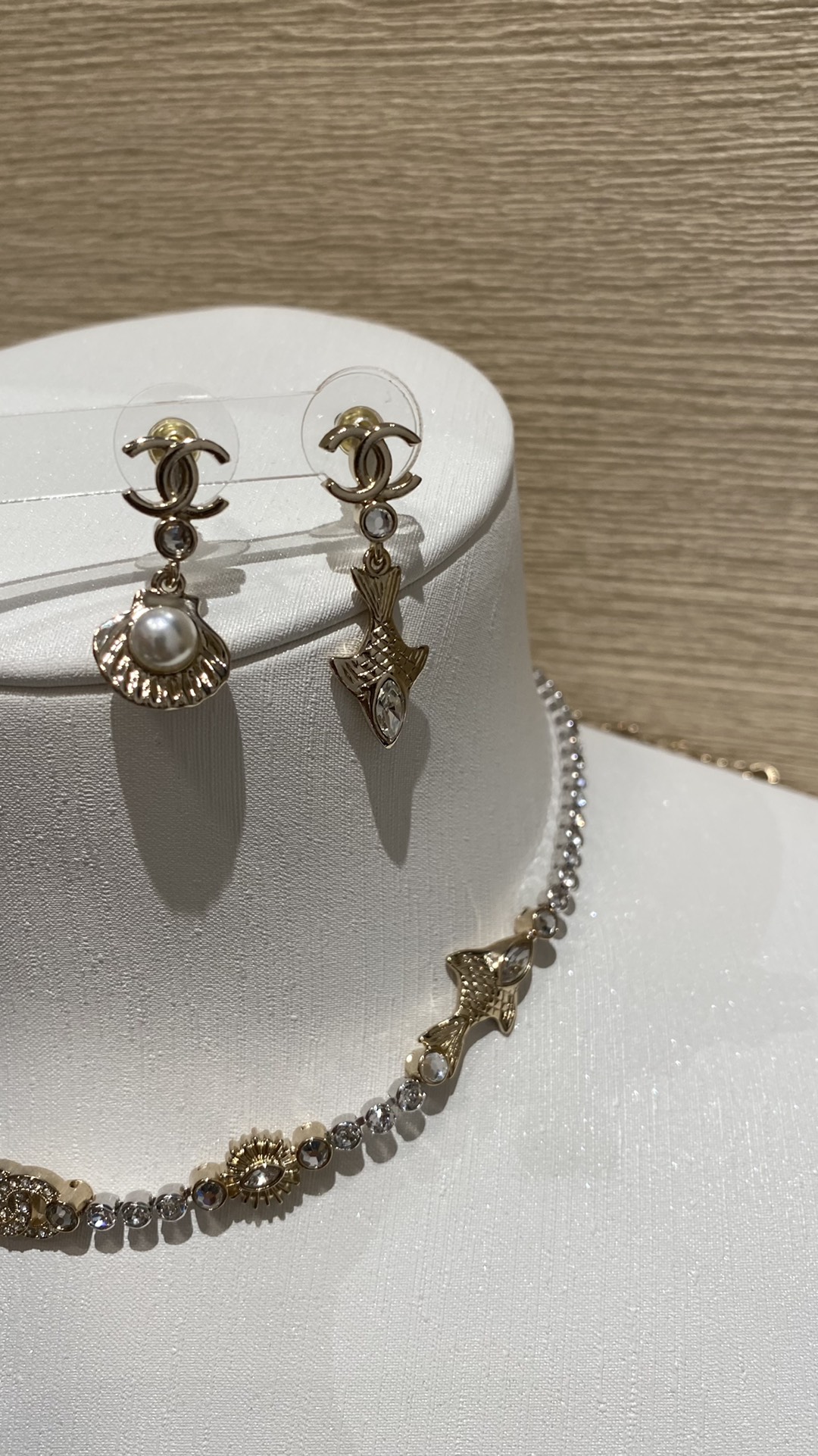 Bagsaaa Ch**el Earrings 15
