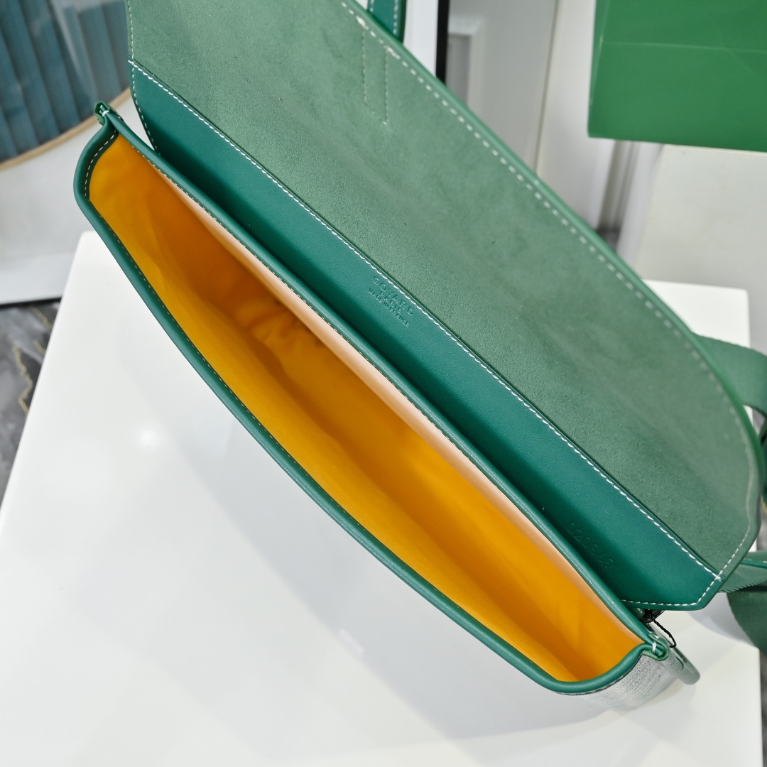 Bagsaaa G09ard Coursier Messenger bag green - 32 cm