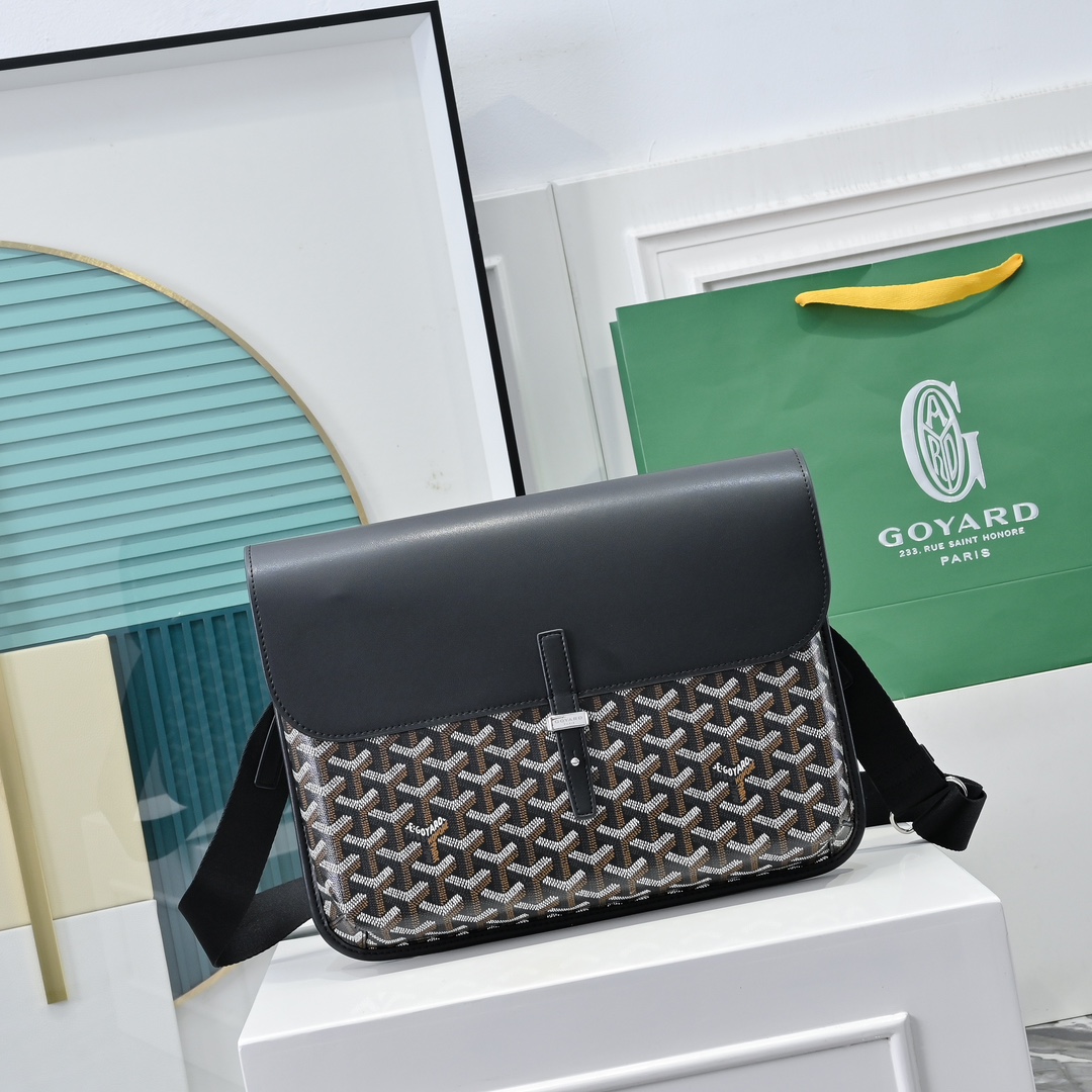 Bagsaaa G09ard Coursier Messenger bag black - 32 cm