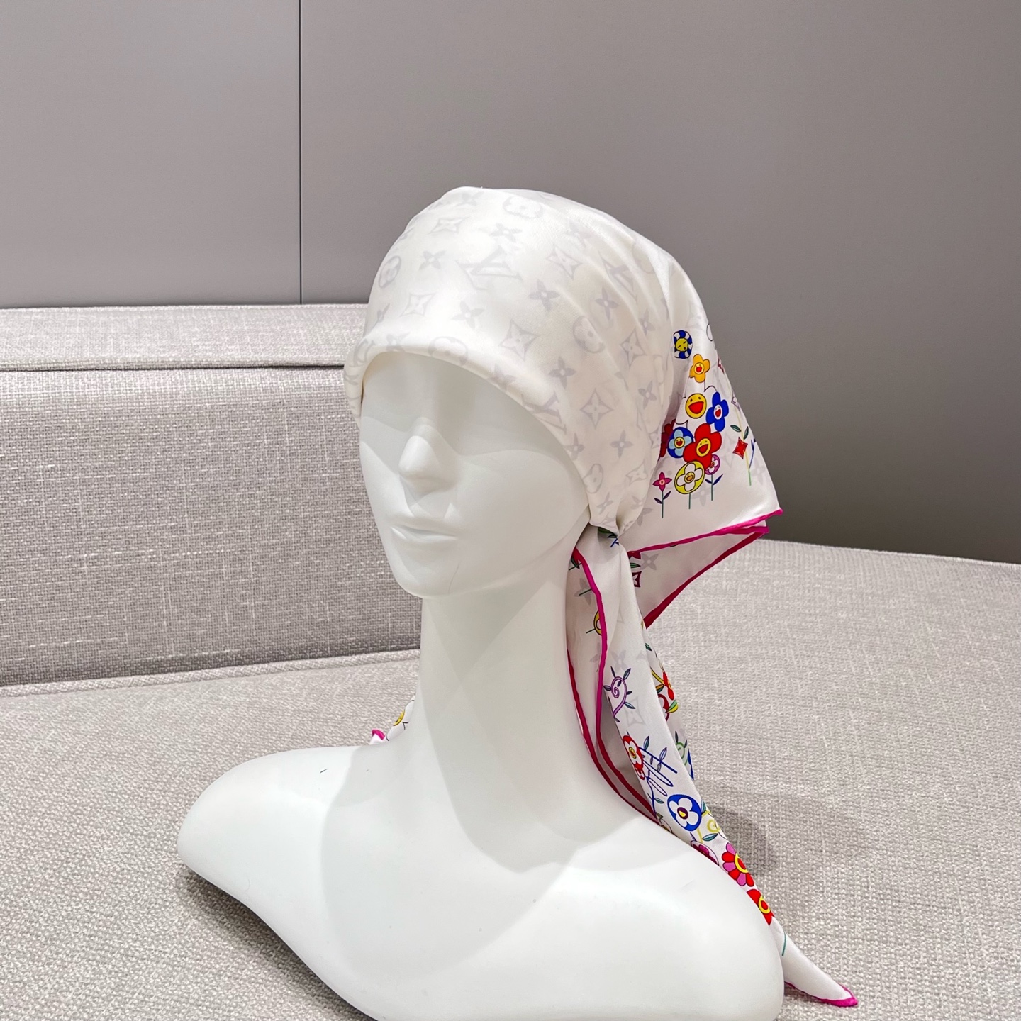 Bagsaaa Monogram S*perflat Flowers 90 LV x TM scarf - 90x90cm