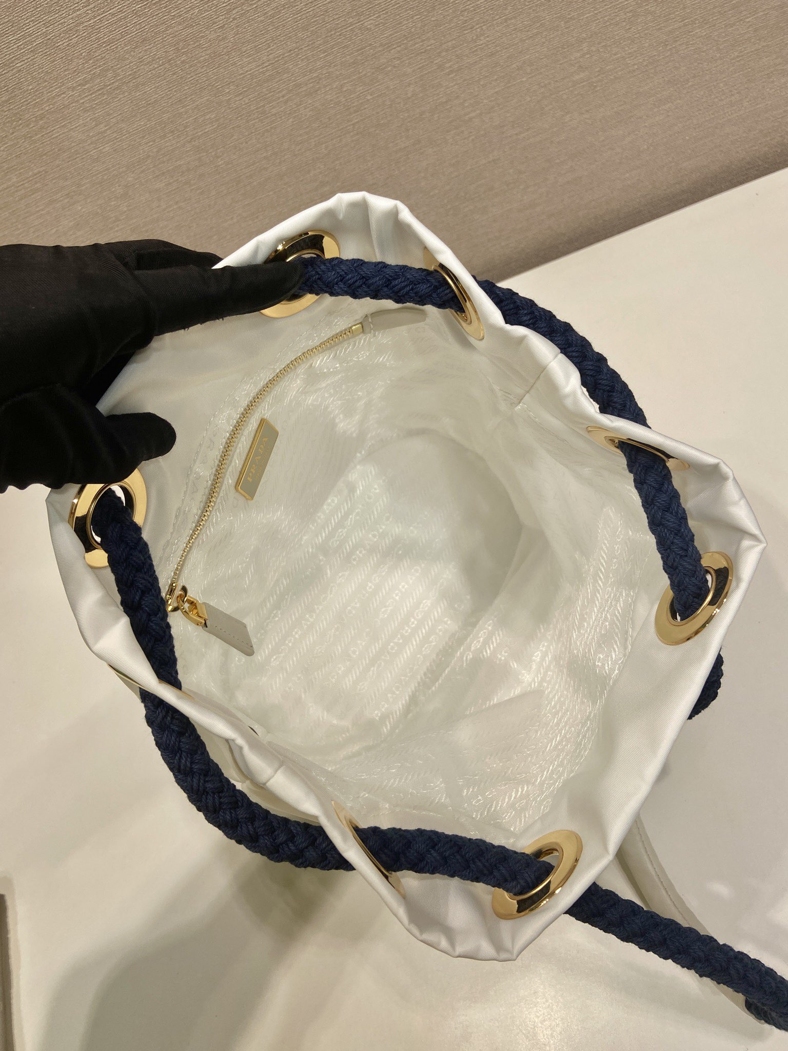 Bagsaaa Pra*a Mariner Re-Nylon small bucket bag 1BE082 white - 28cm